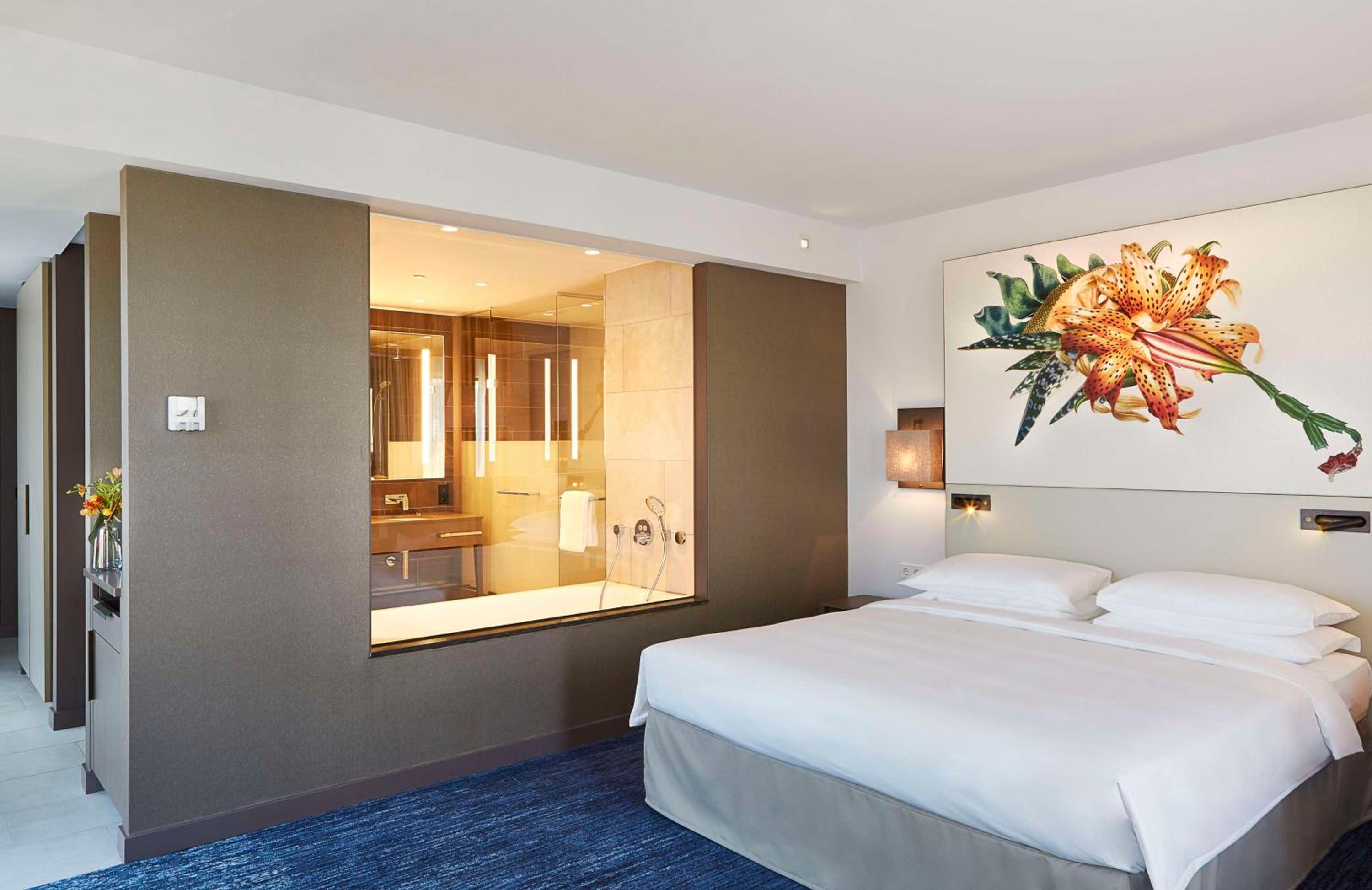 Deluxe King Room - Club Access