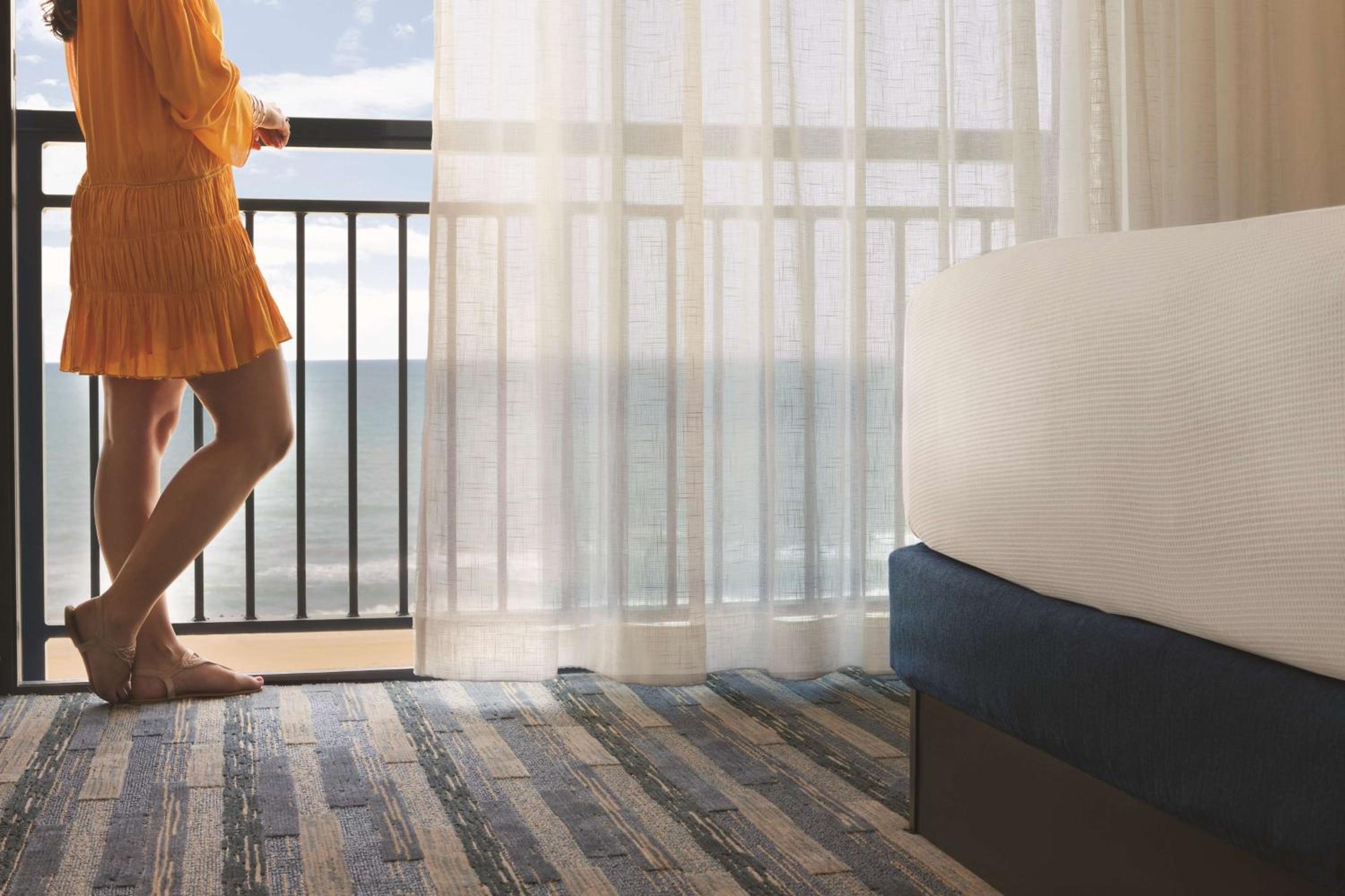 One-Bedroom Oceanfront Suite with Two Queen Beds and Accessible Tub - Photo 11
