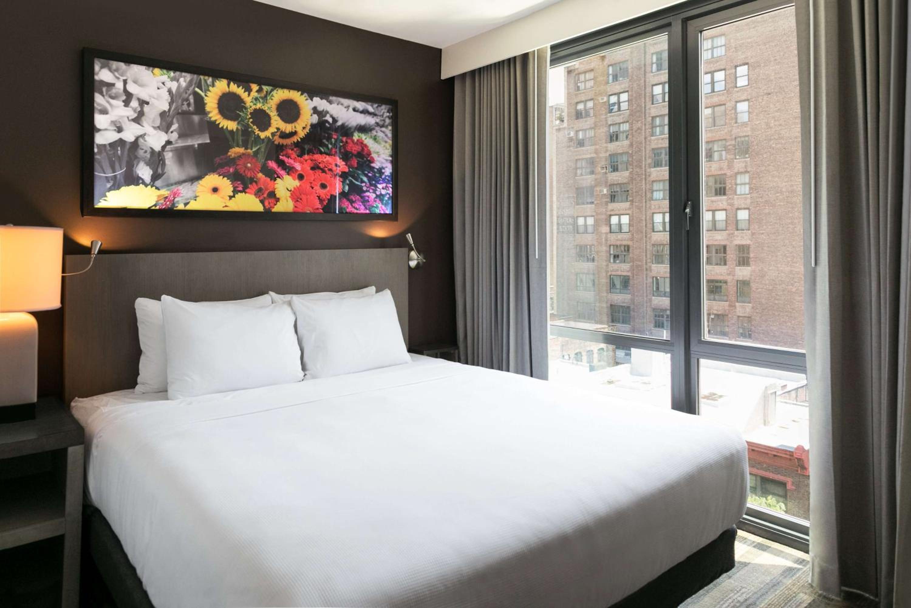 Den King Room thumbnail 6