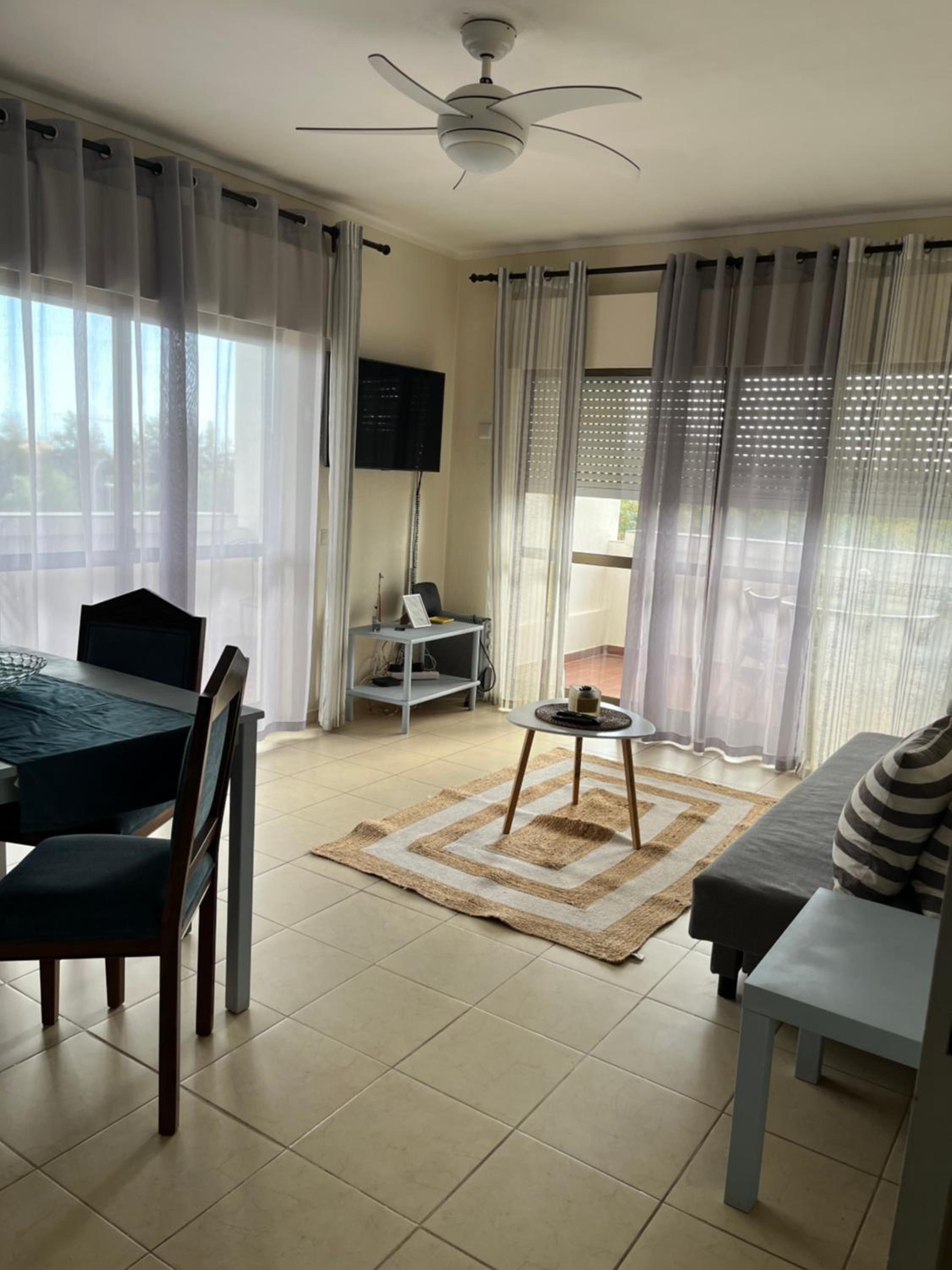 One-Bedroom Apartment - Photo 4