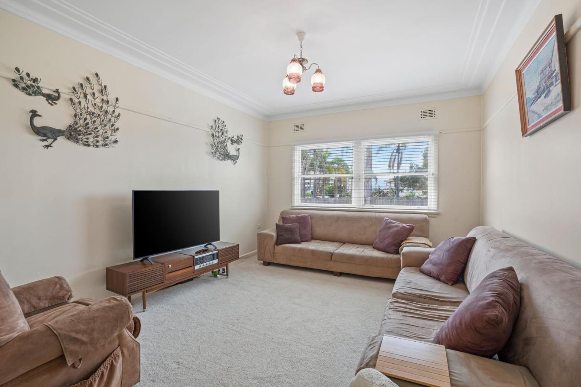 Three-Bedroom House photo 1