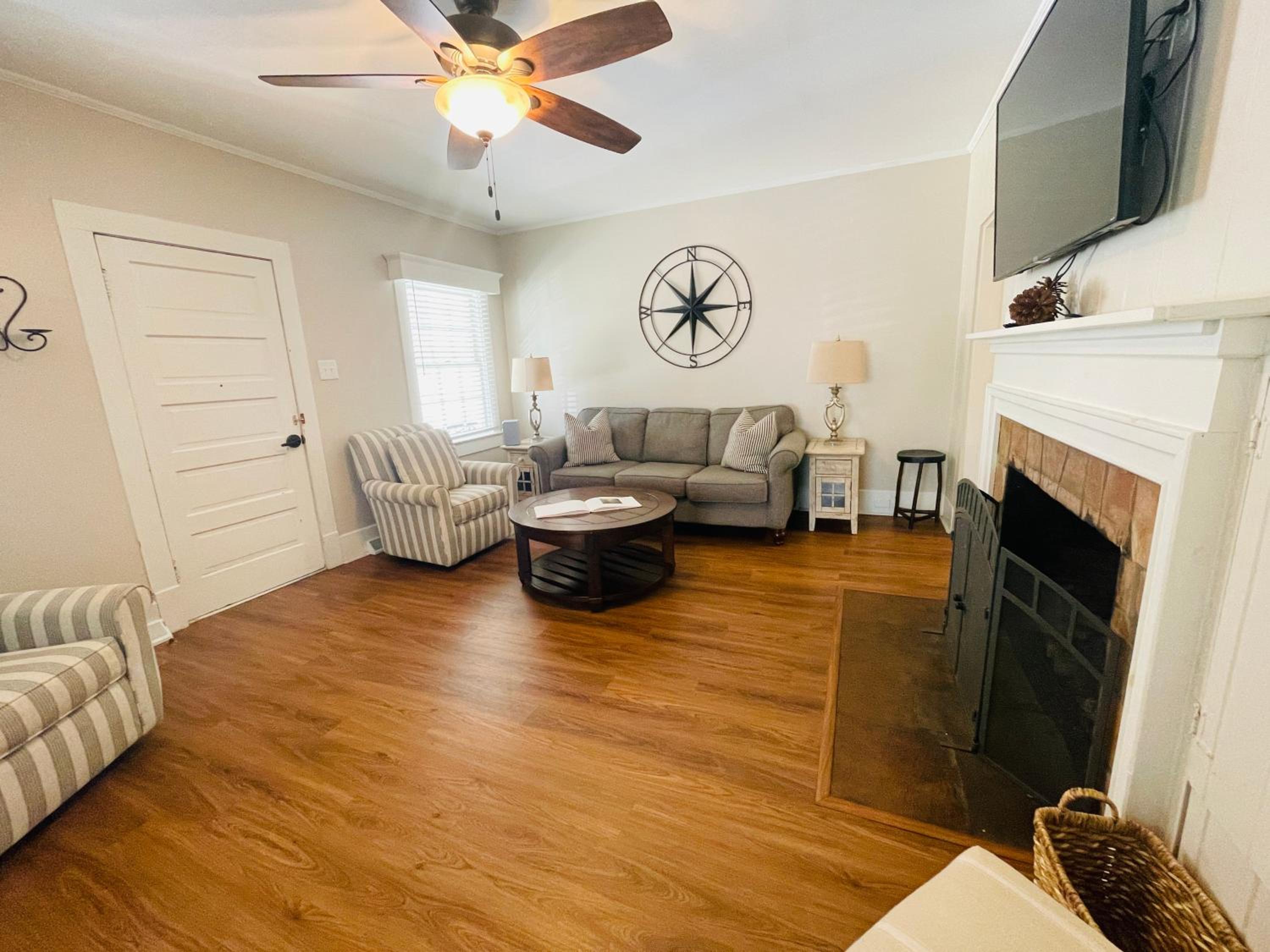 Superior Suite - Photo 21