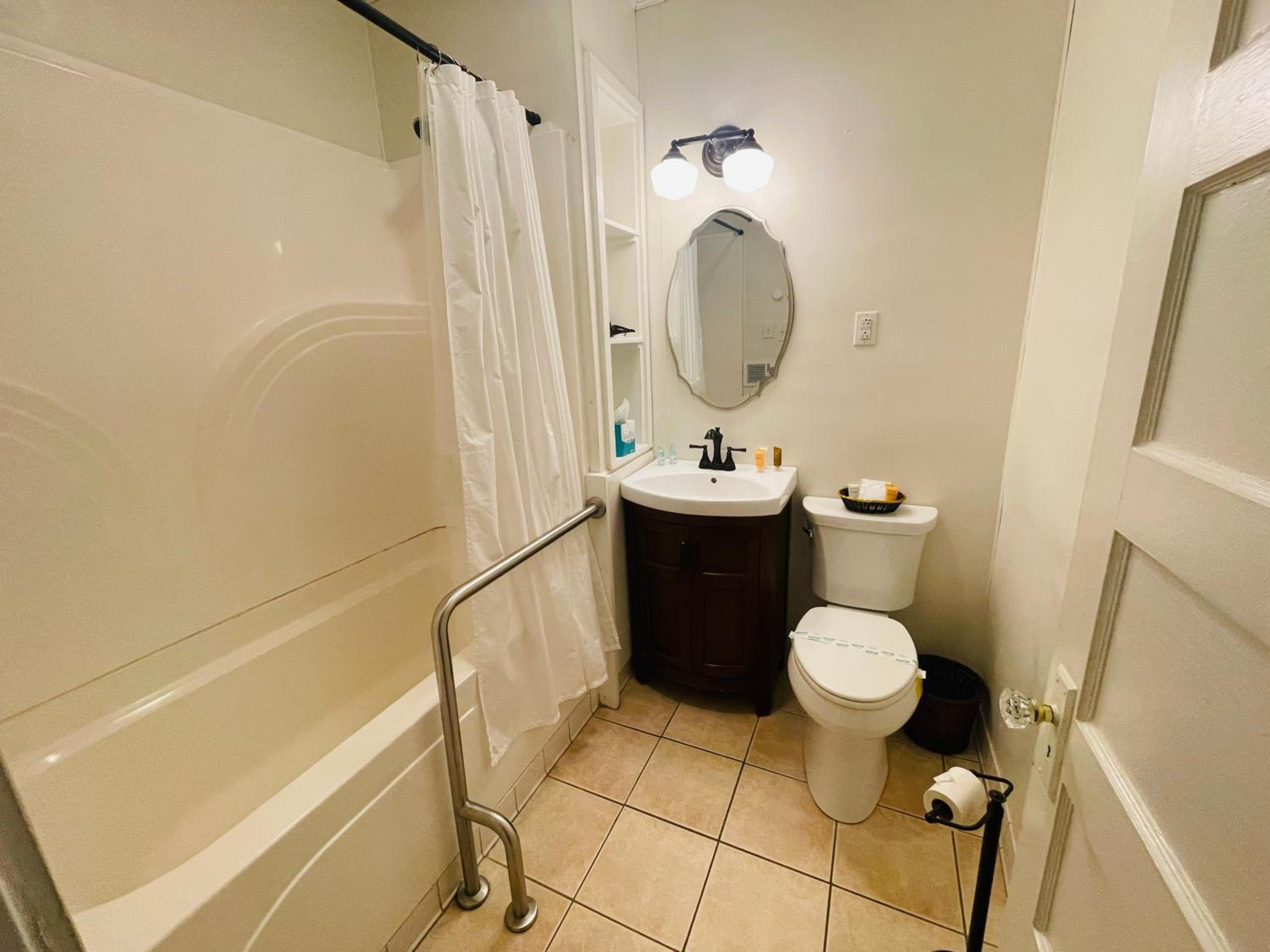 Superior Suite - Photo 16