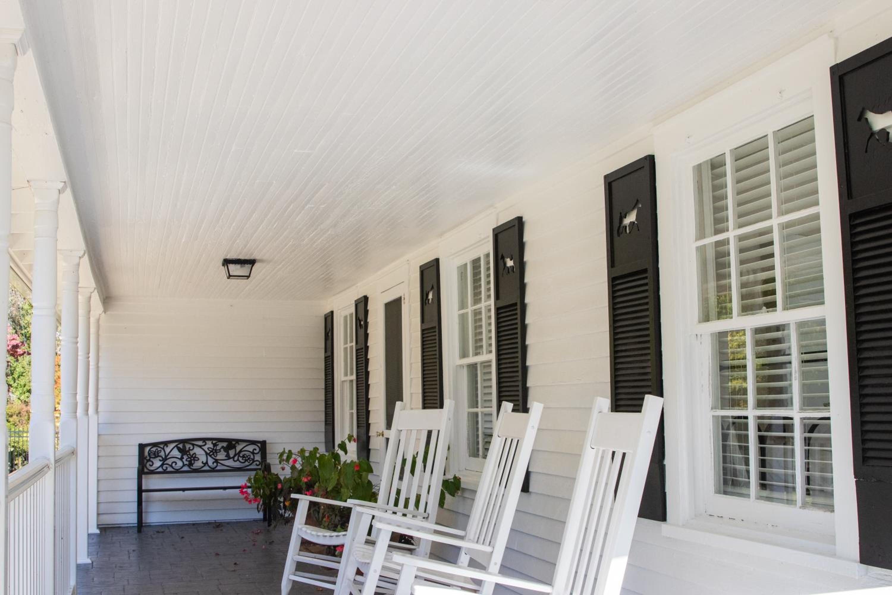 Superior Suite - Photo 28