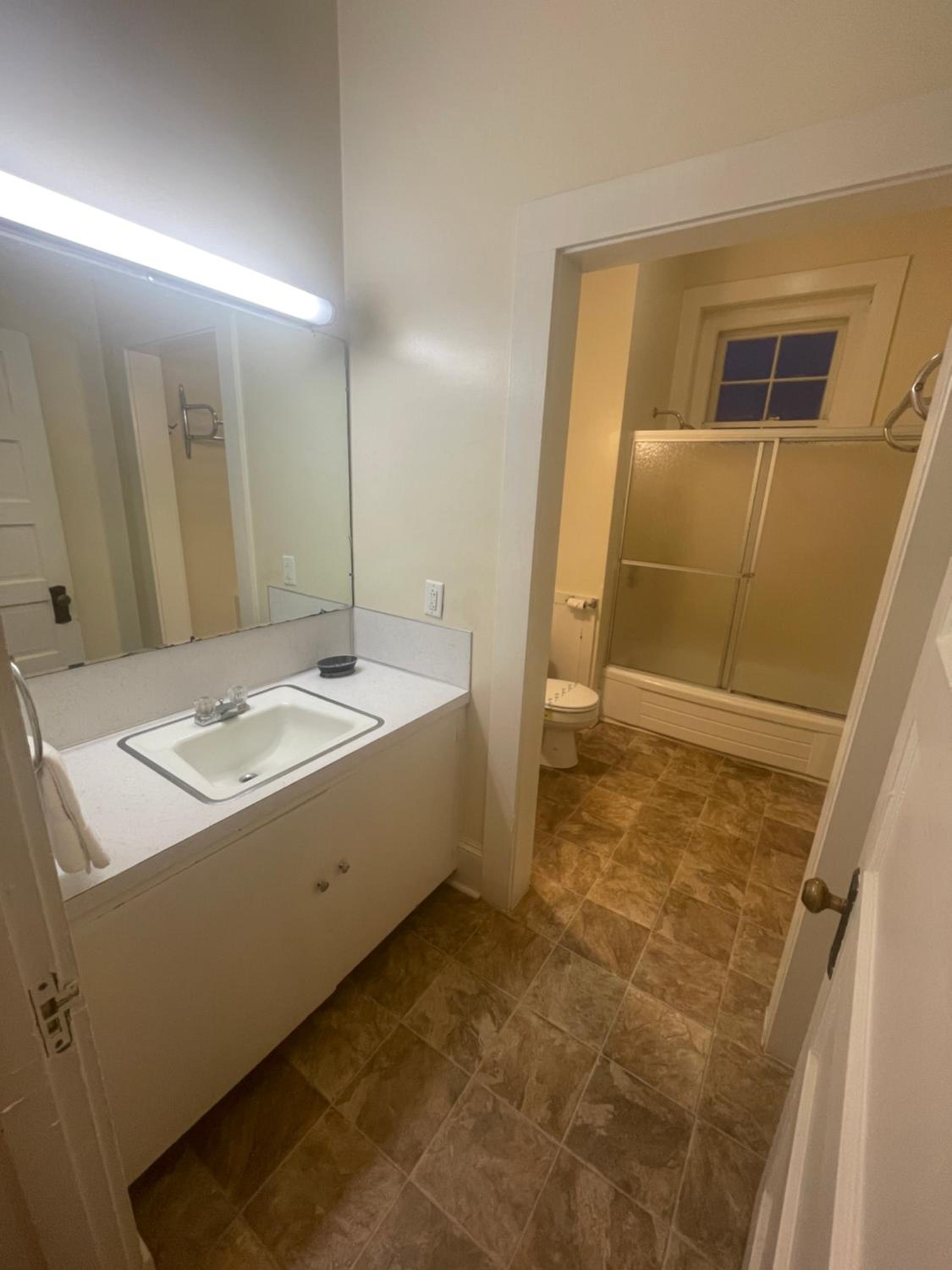 Three-Bedroom Apartment - Photo 3