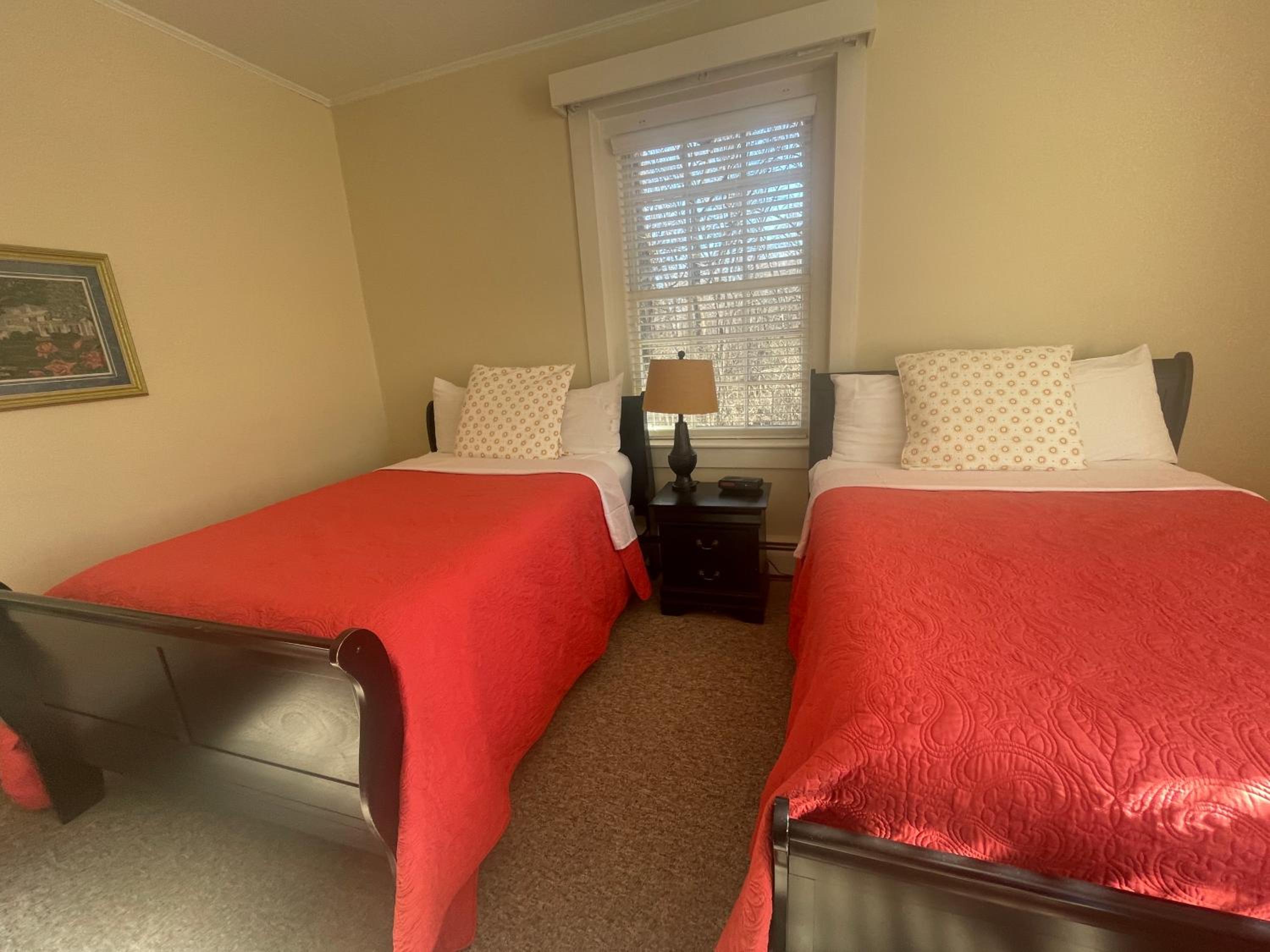 Three-Bedroom Apartment - Photo 6