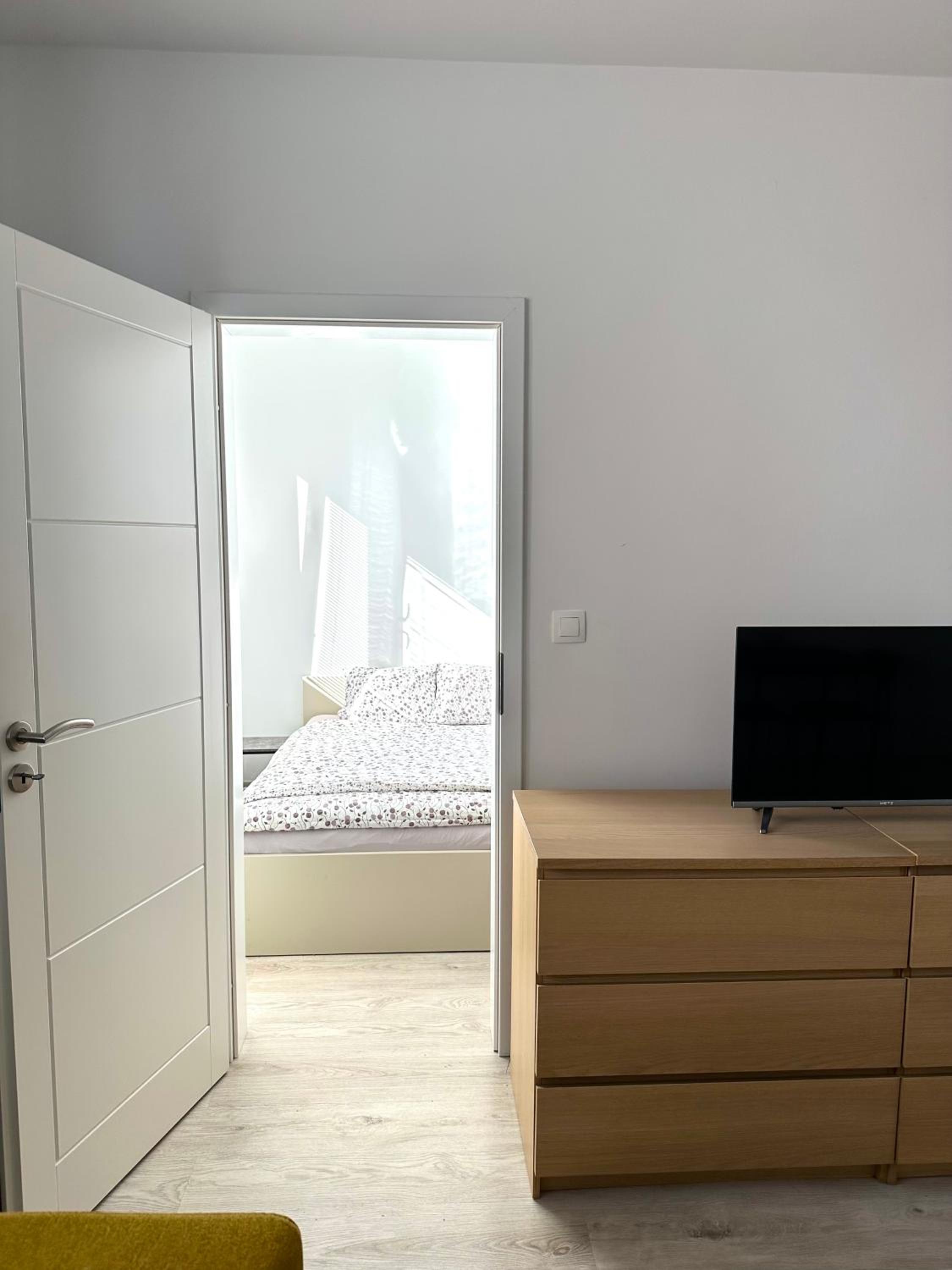 One-Bedroom Apartment photo 1