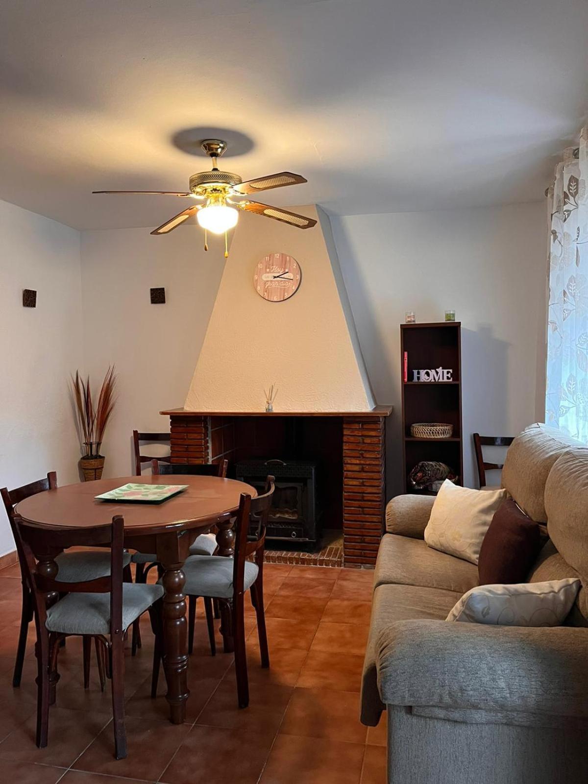 Three-Bedroom House photo 2