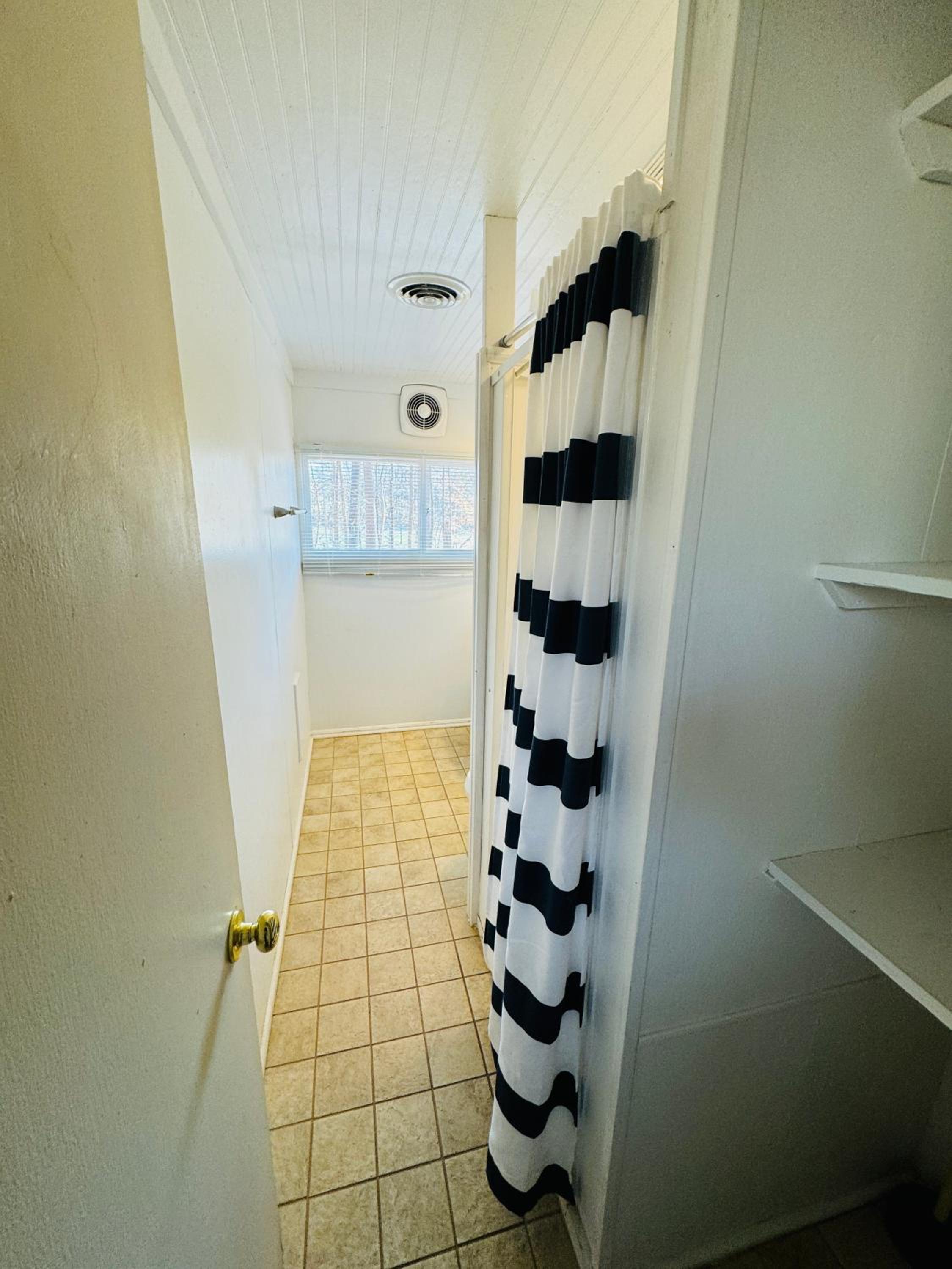 Suite with Lake View - Photo 8