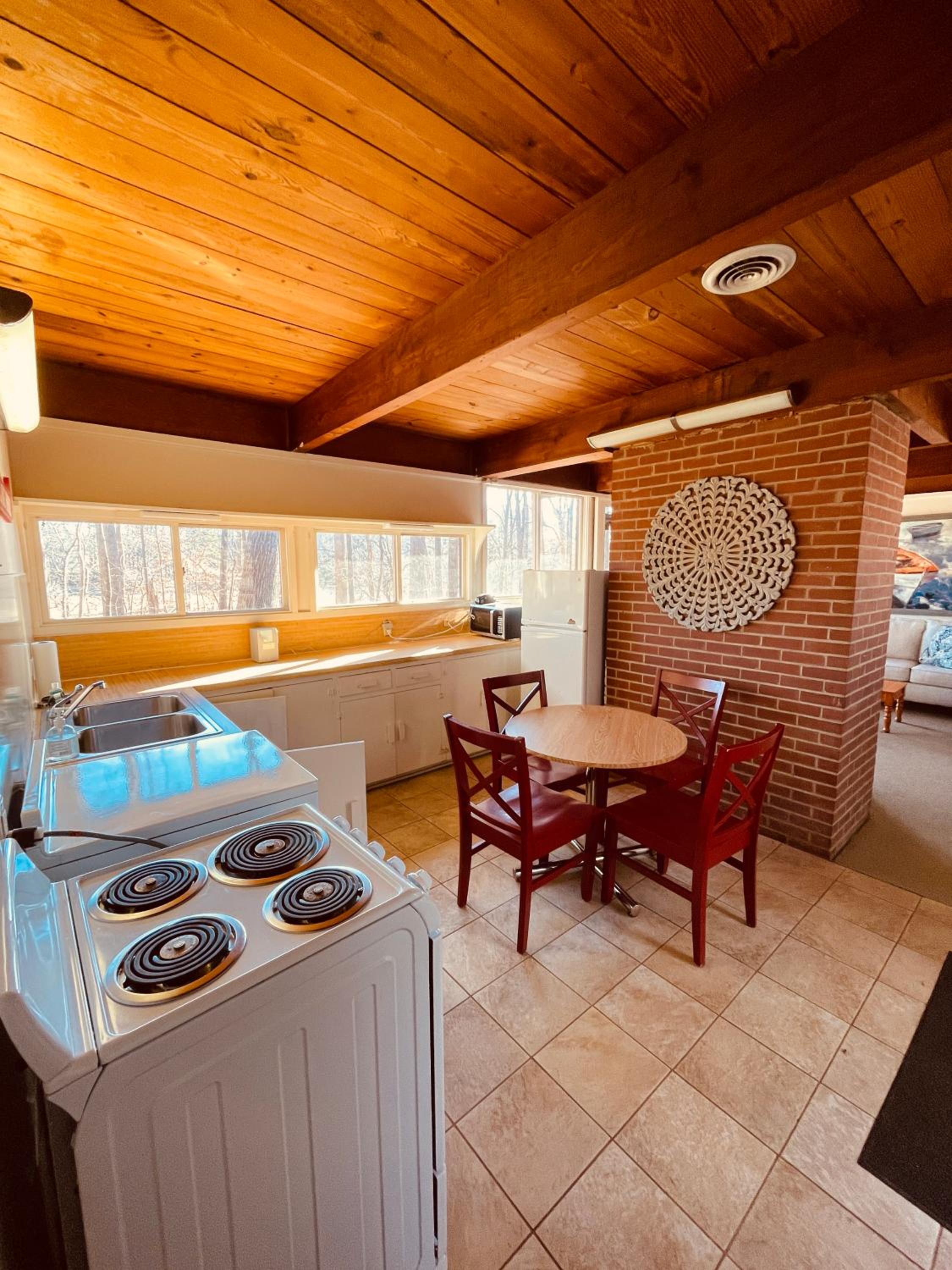 Suite with Lake View - Photo 3