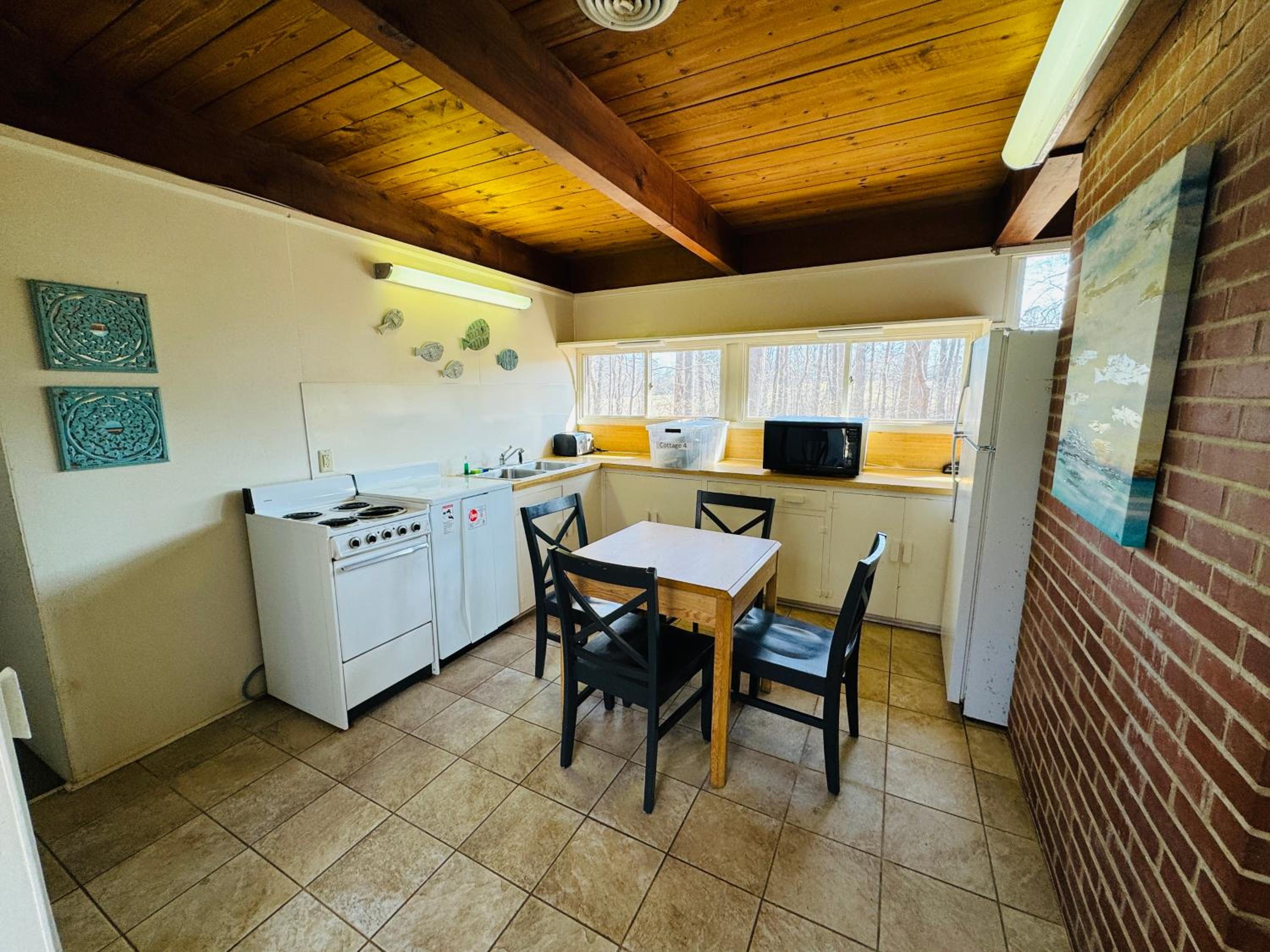 Two-Bedroom Suite - Photo 4