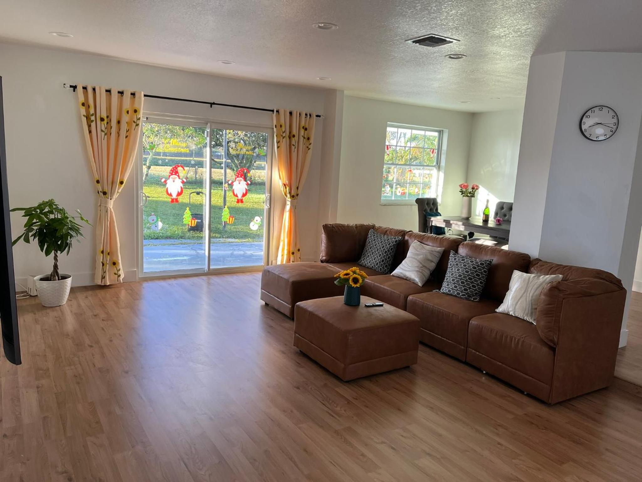 Family Room with Private Bathroom photo 1