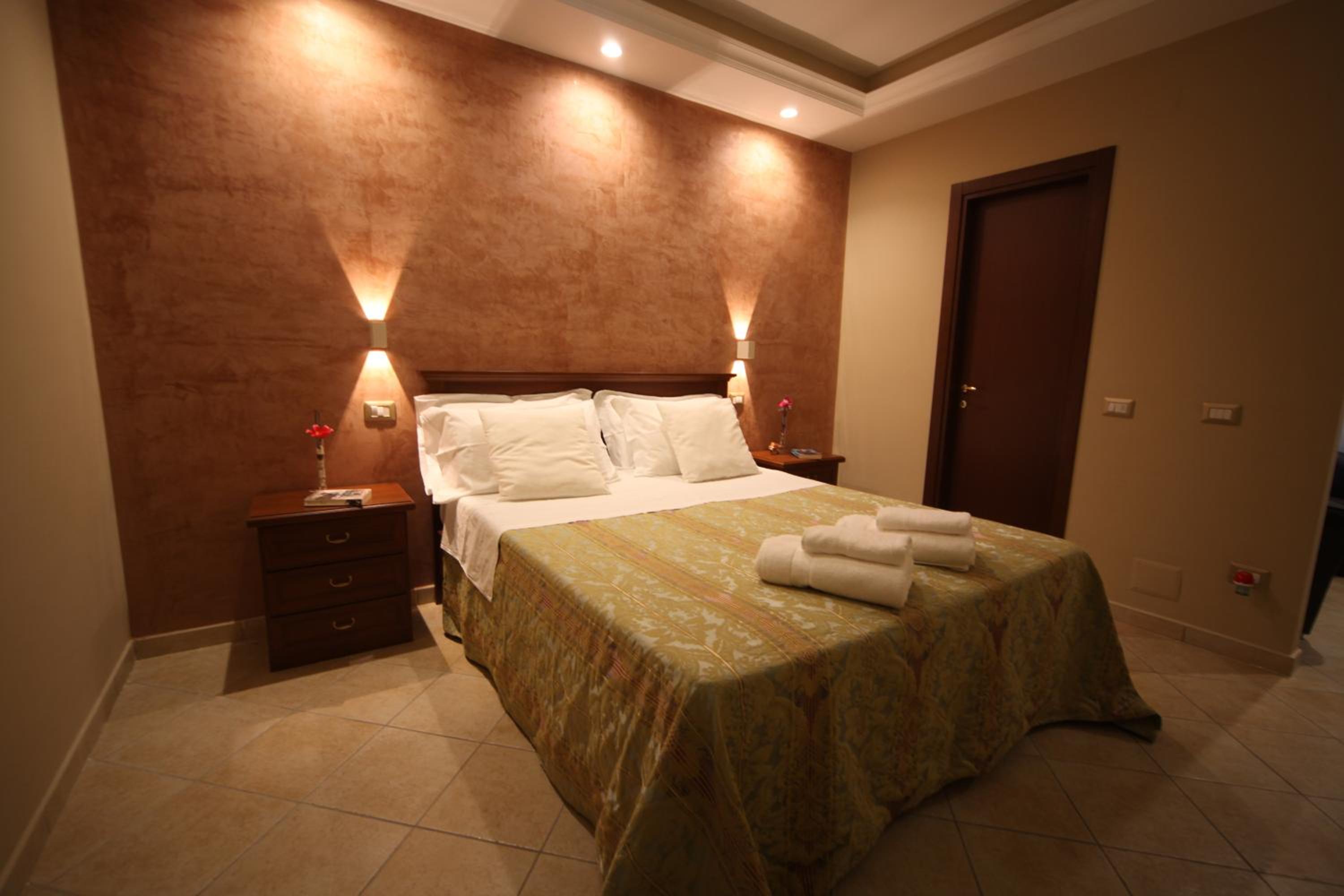 Standard Double Room with Sea View - Photo 4