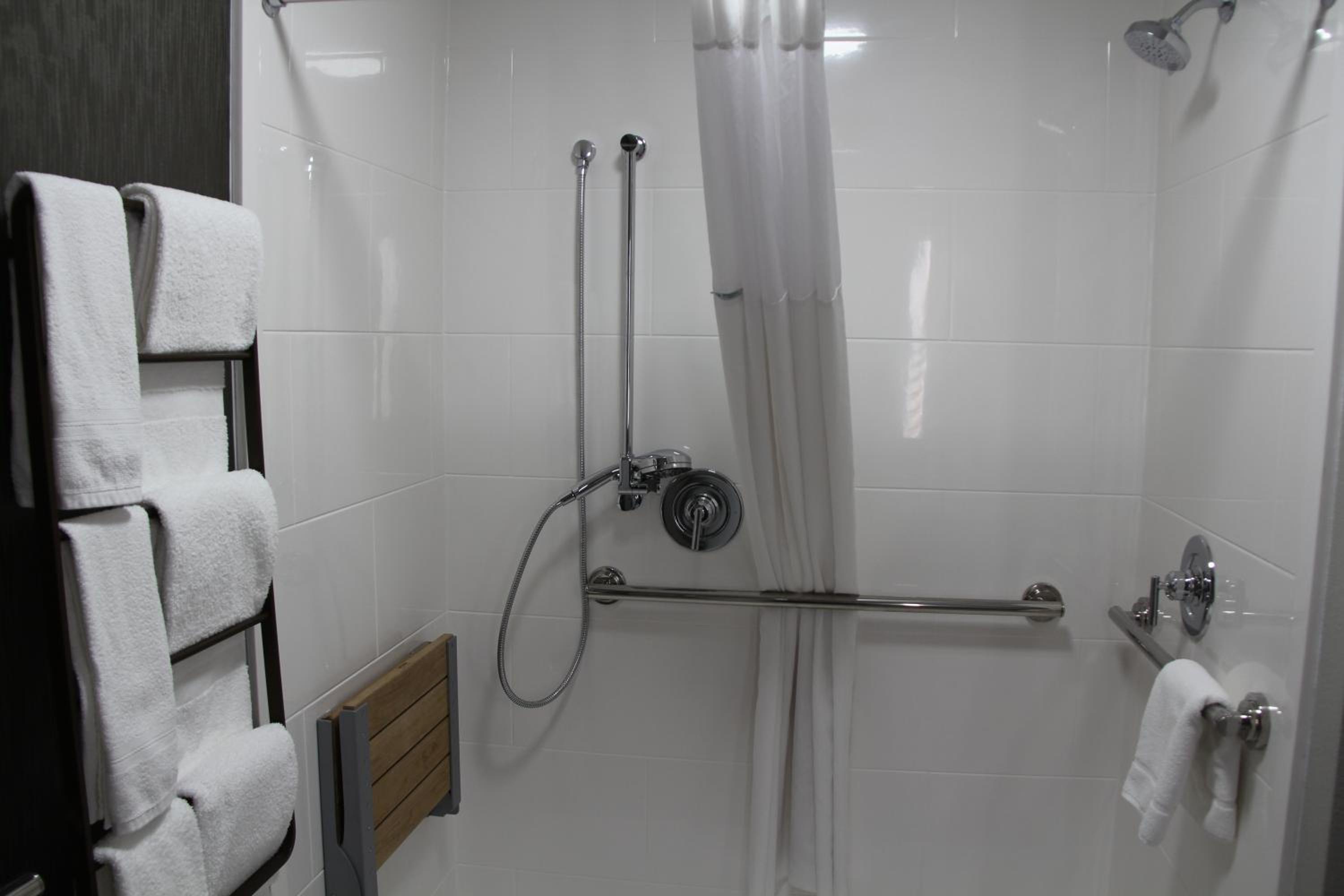La Quinta Inn & Suites by Wyndham Yakima Downtown, Photo 3