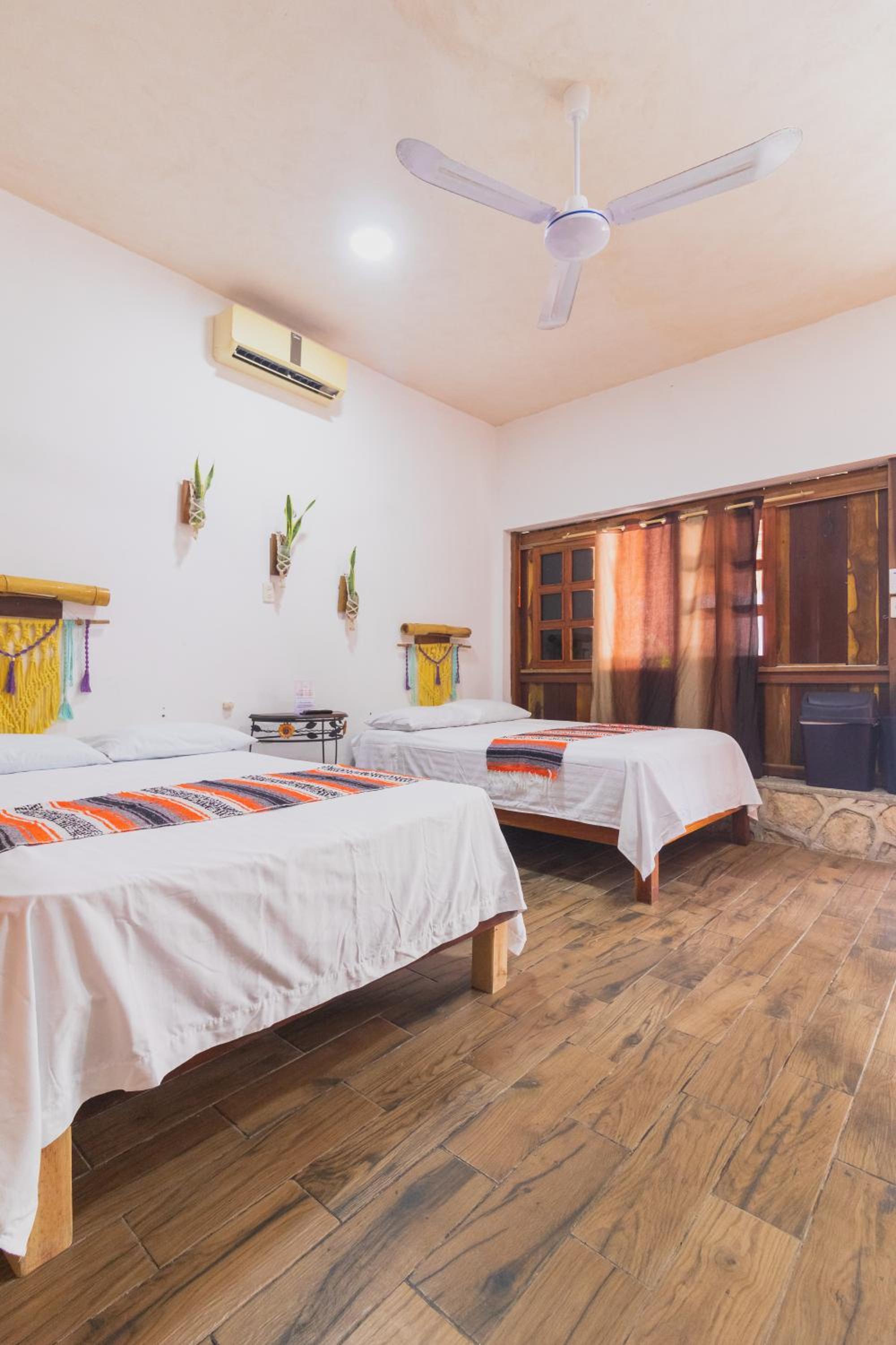 Twin Room with Garden View - Photo 4