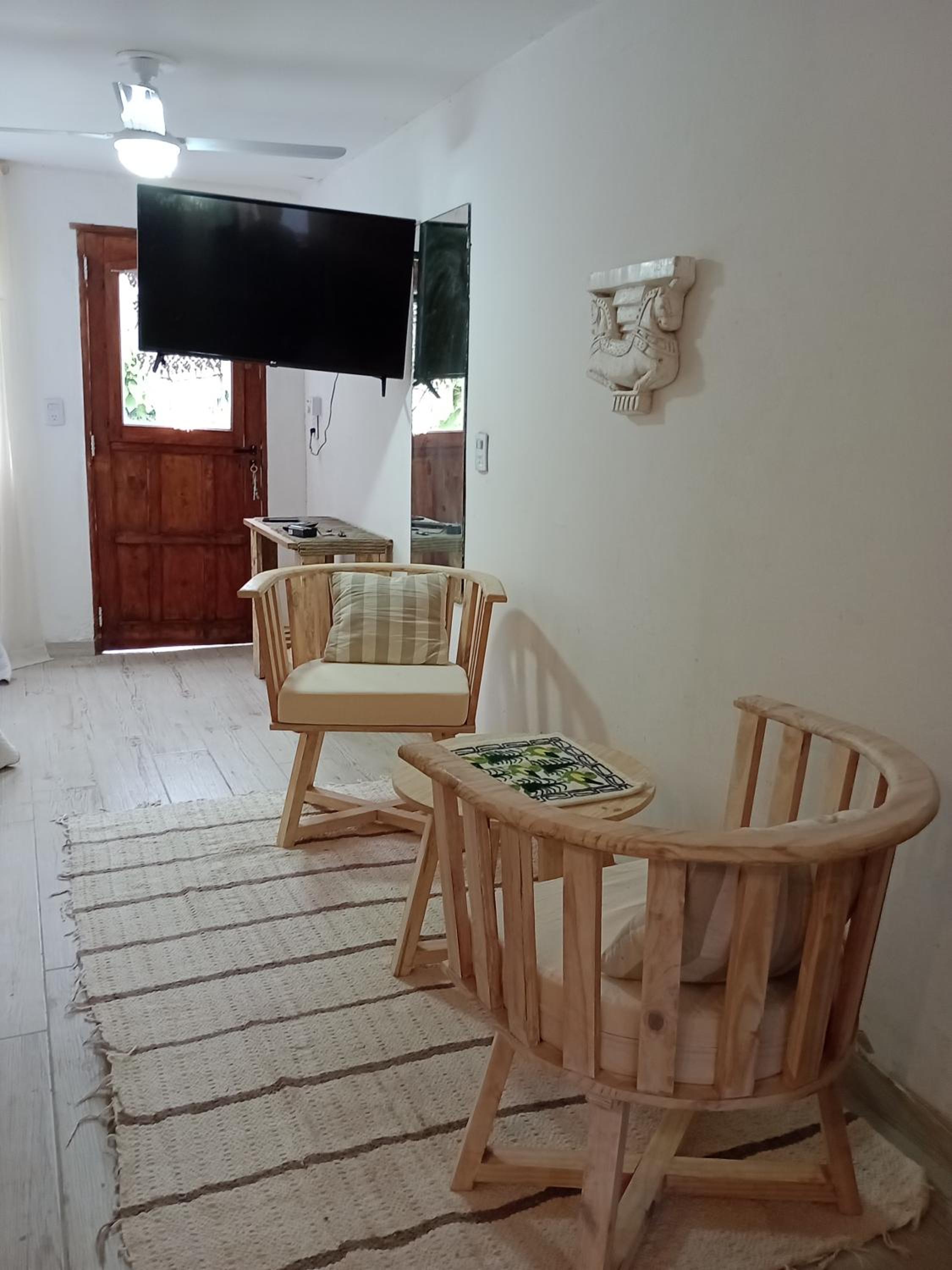 One-Bedroom House photo 1