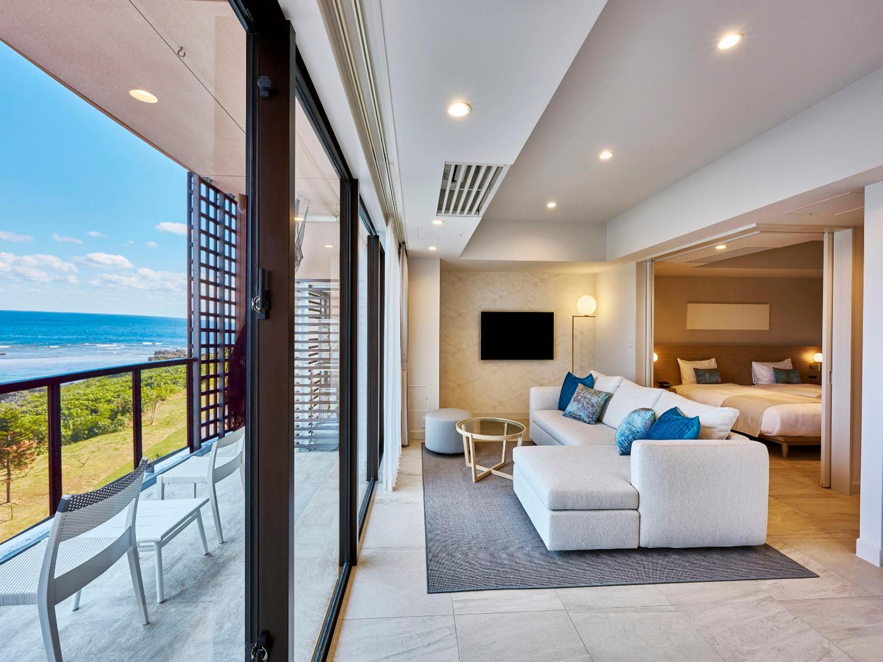 DELUXE SUITE OCEAN VIEW photo 2