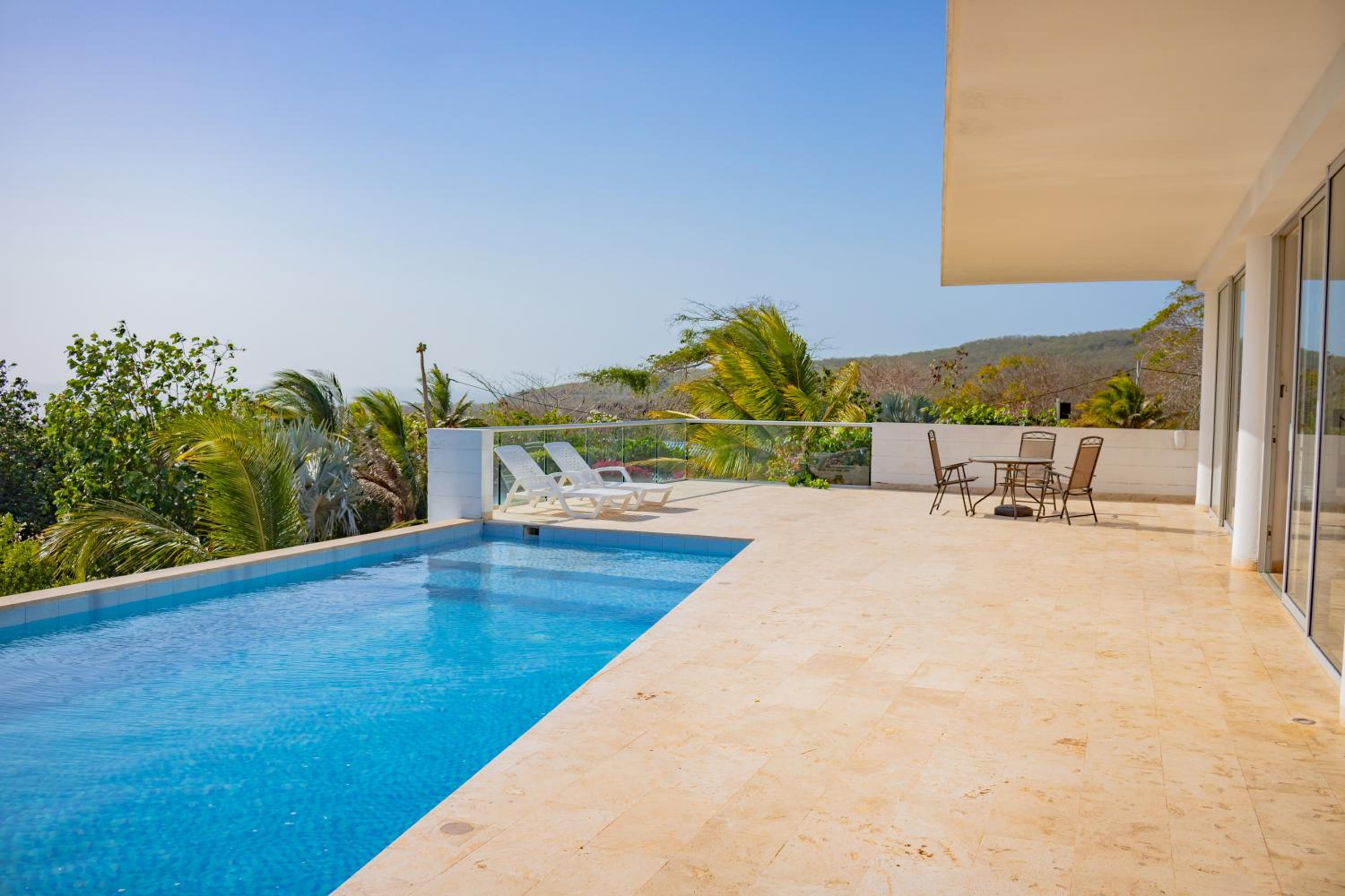 Three-Bedroom Villa photo 2