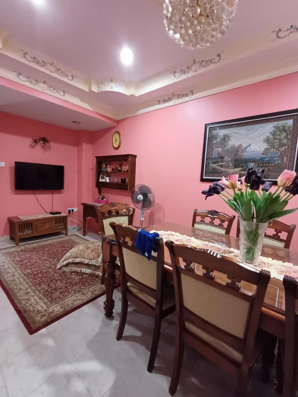 Three-Bedroom House photo 3