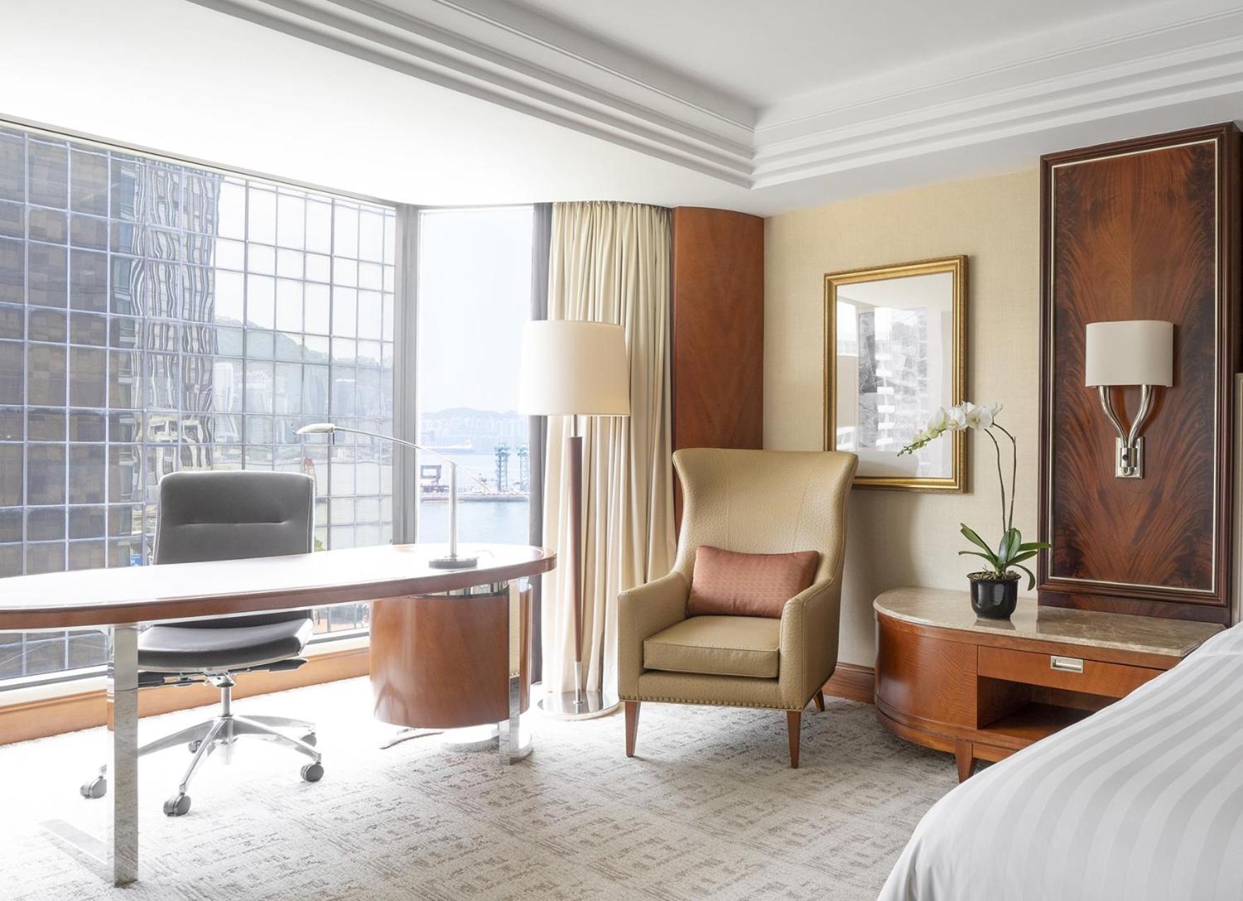 Deluxe Side Harbor View Twin Room