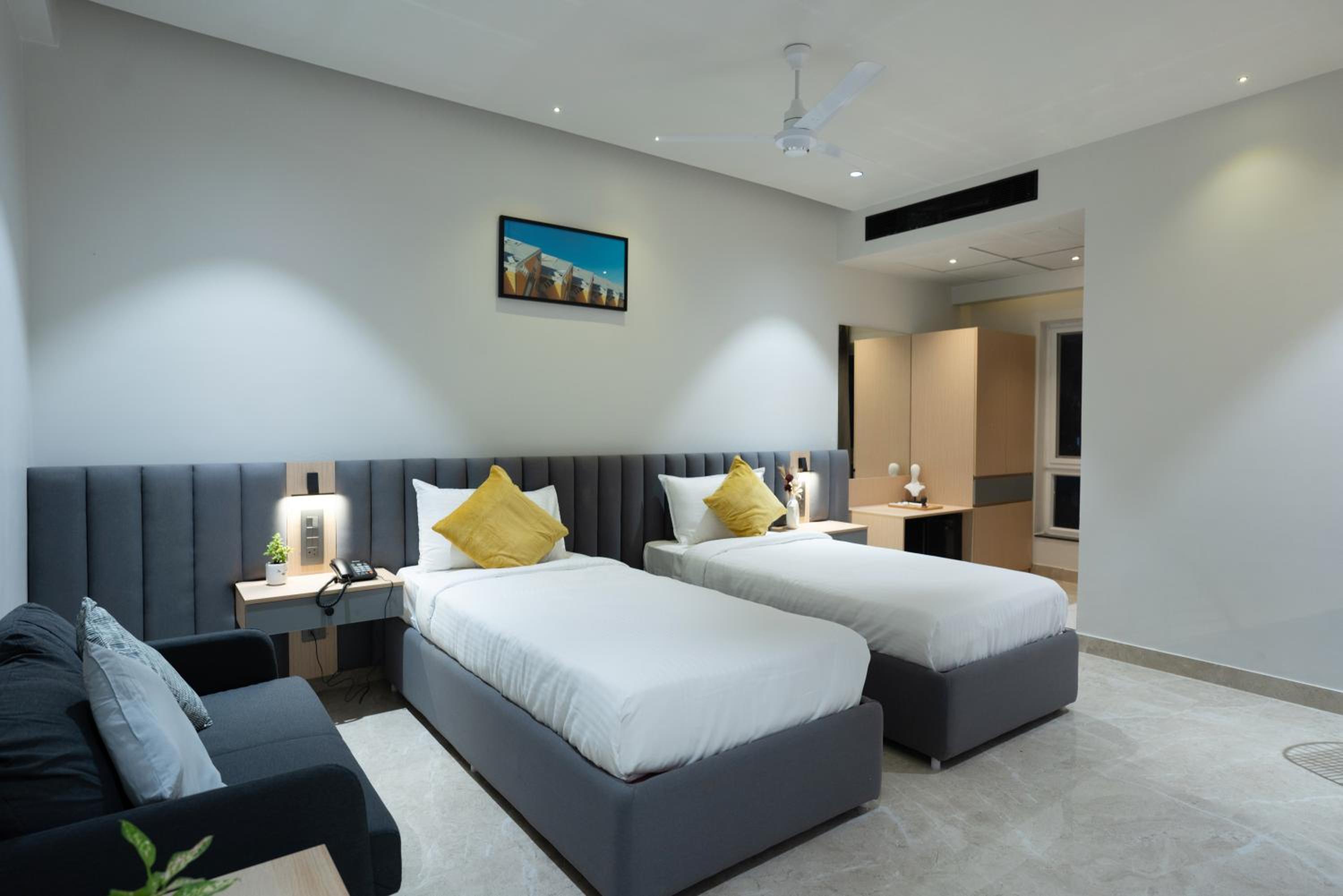  Premium Suite with Twin Bed photo 2