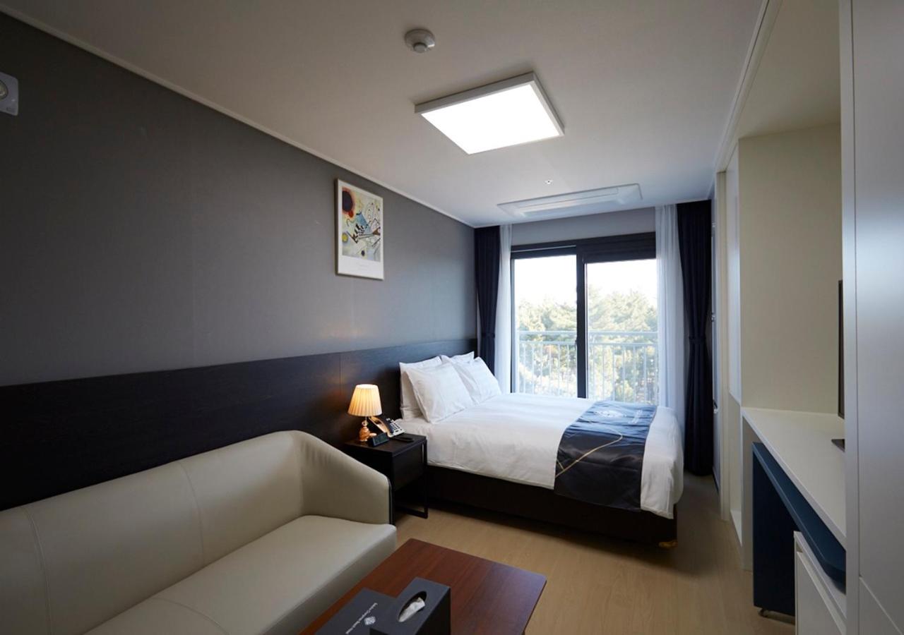 Deluxe Room - Photo 2