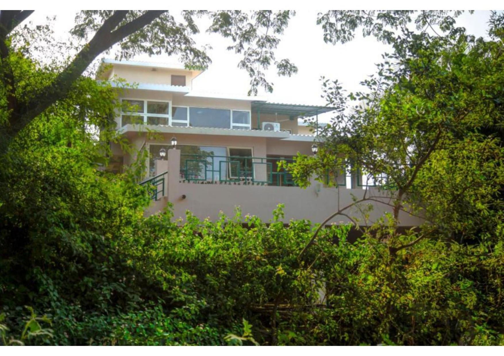 Villa photo 2