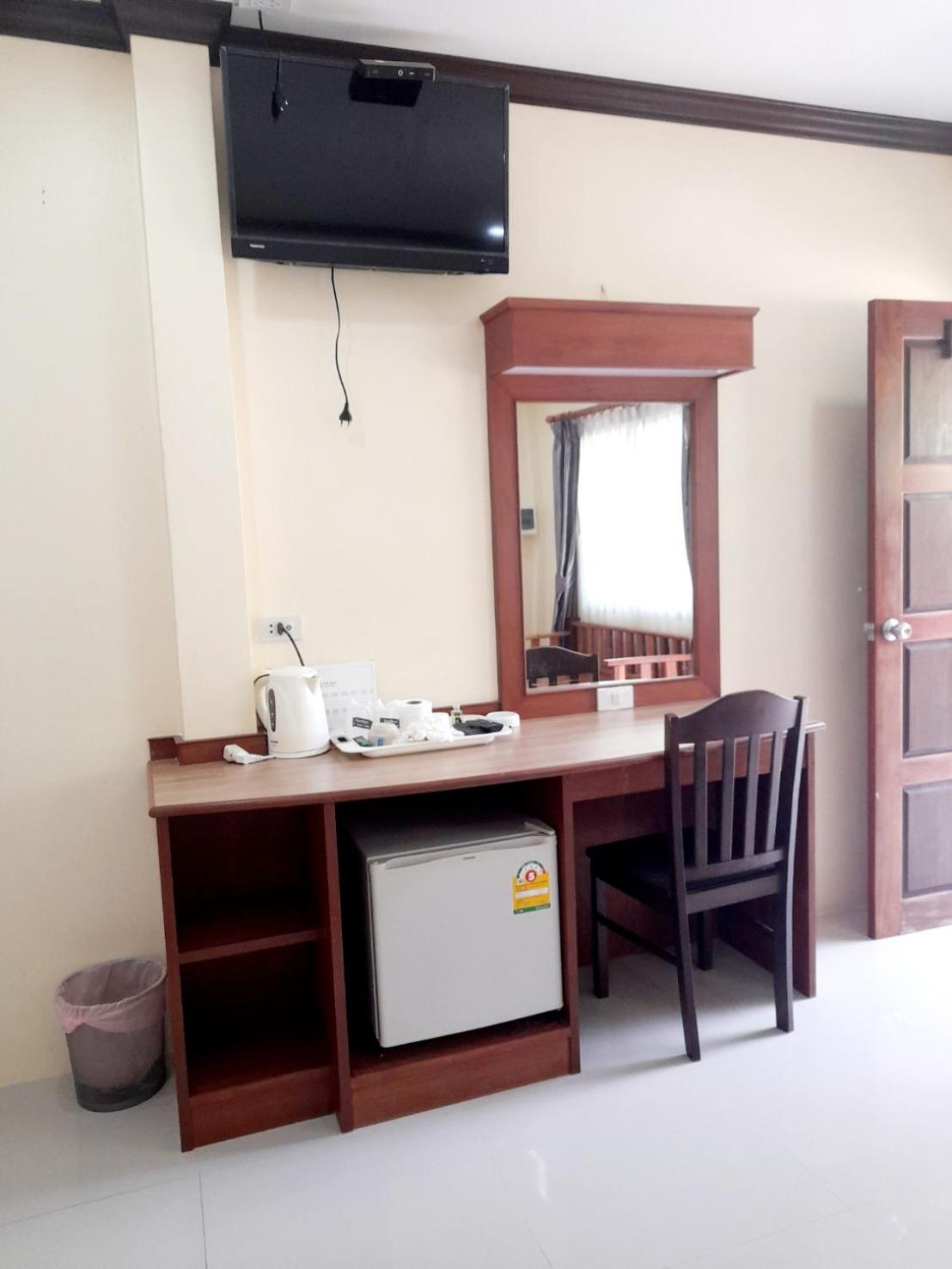 Standard Double Room - Photo 11