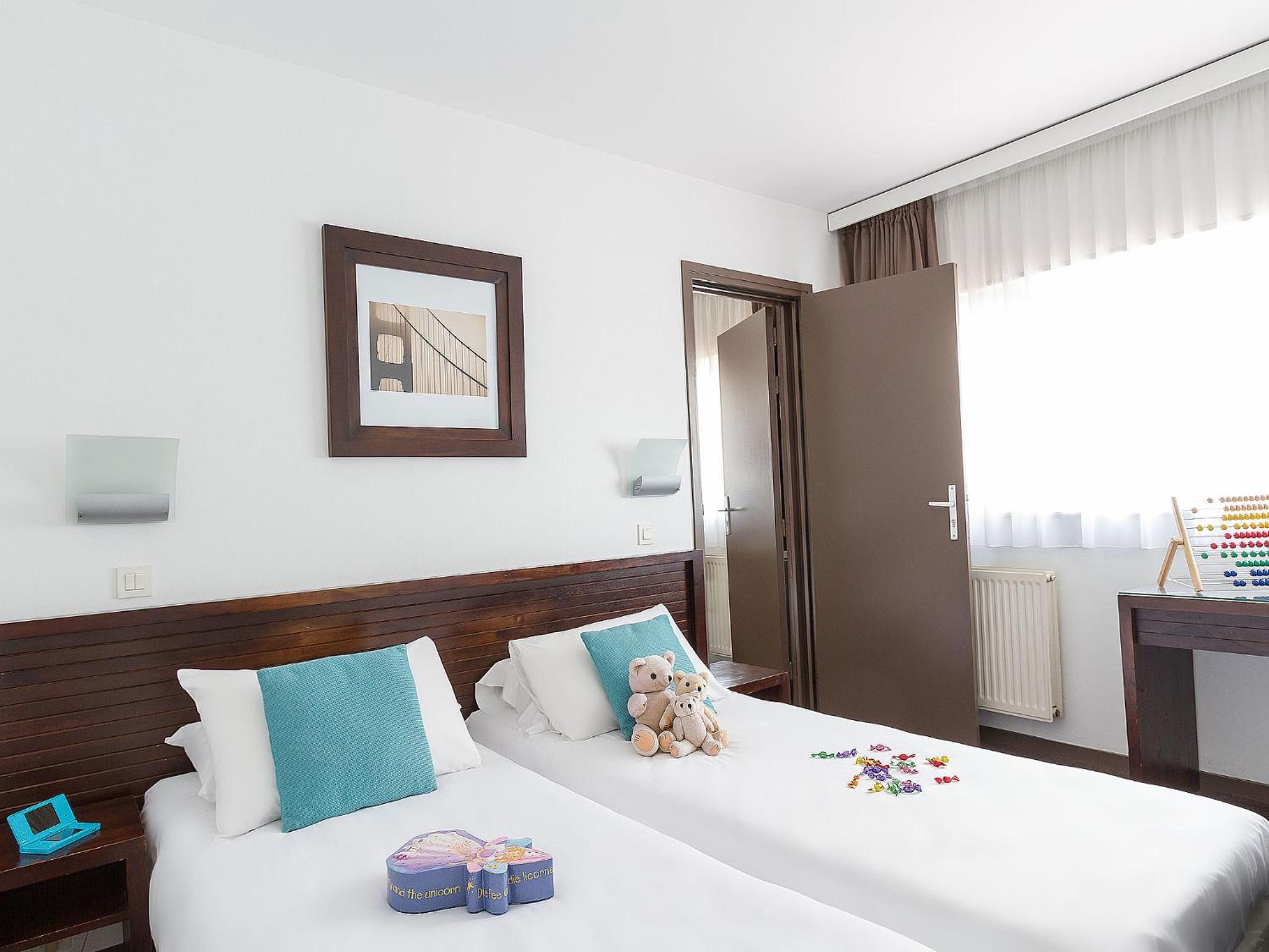 Standard Twin Room - Photo 5