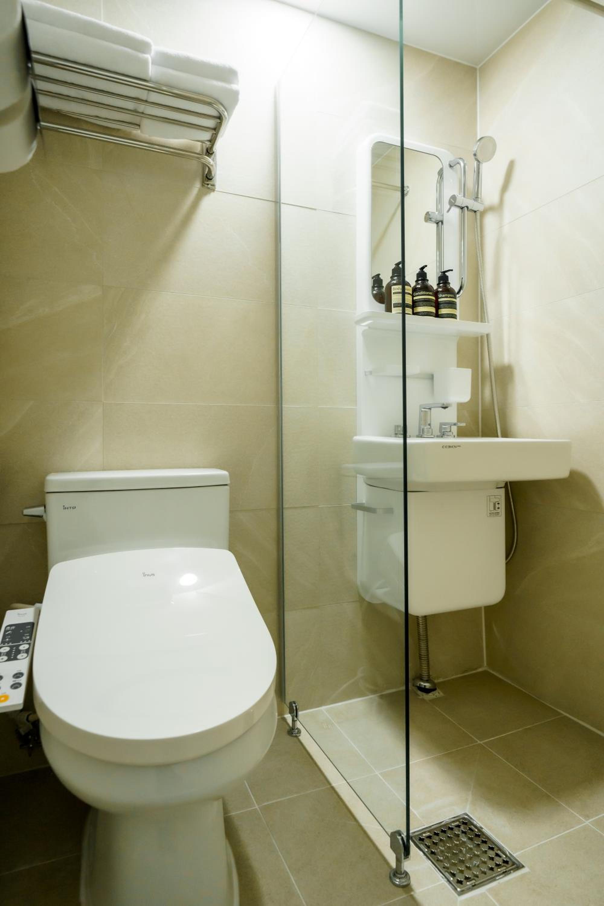 Double Room - Photo 7