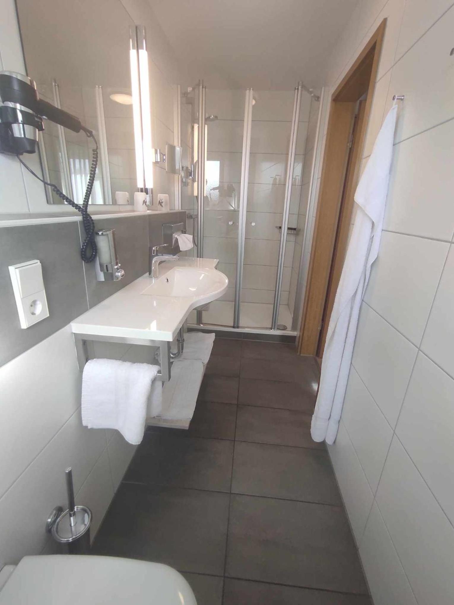 Basic Triple Room photo 3