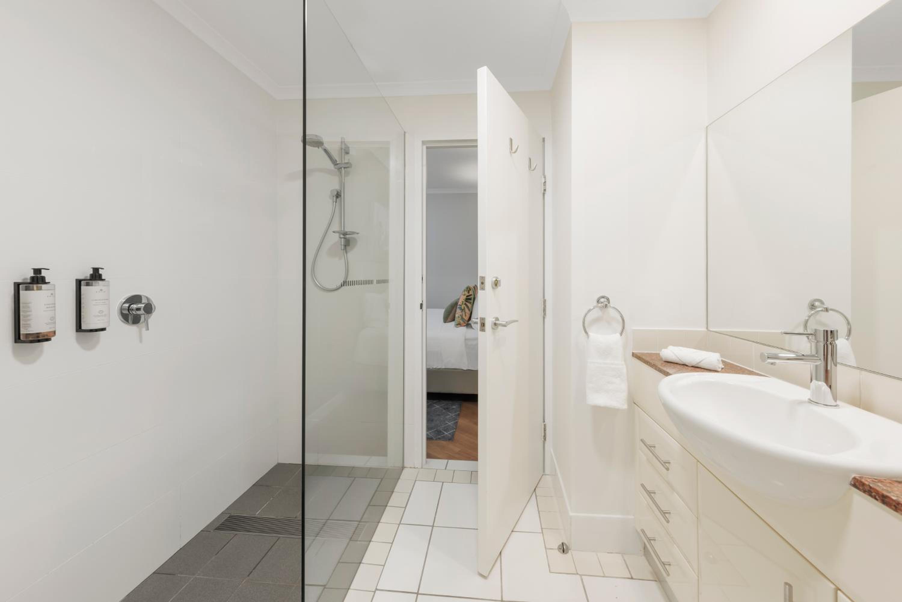 One Bedroom Deluxe - Photo 2