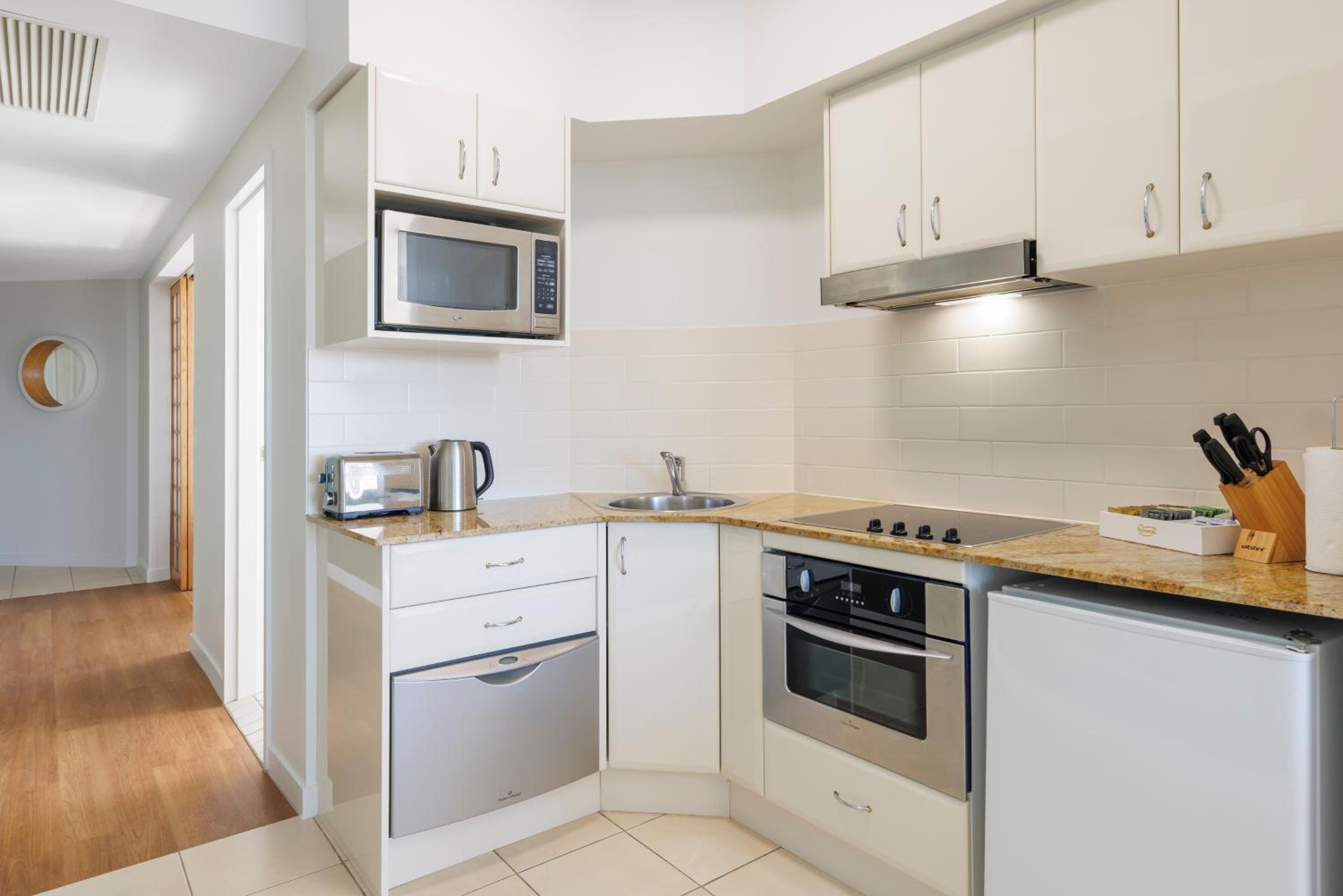 One Bedroom Deluxe - Photo 3