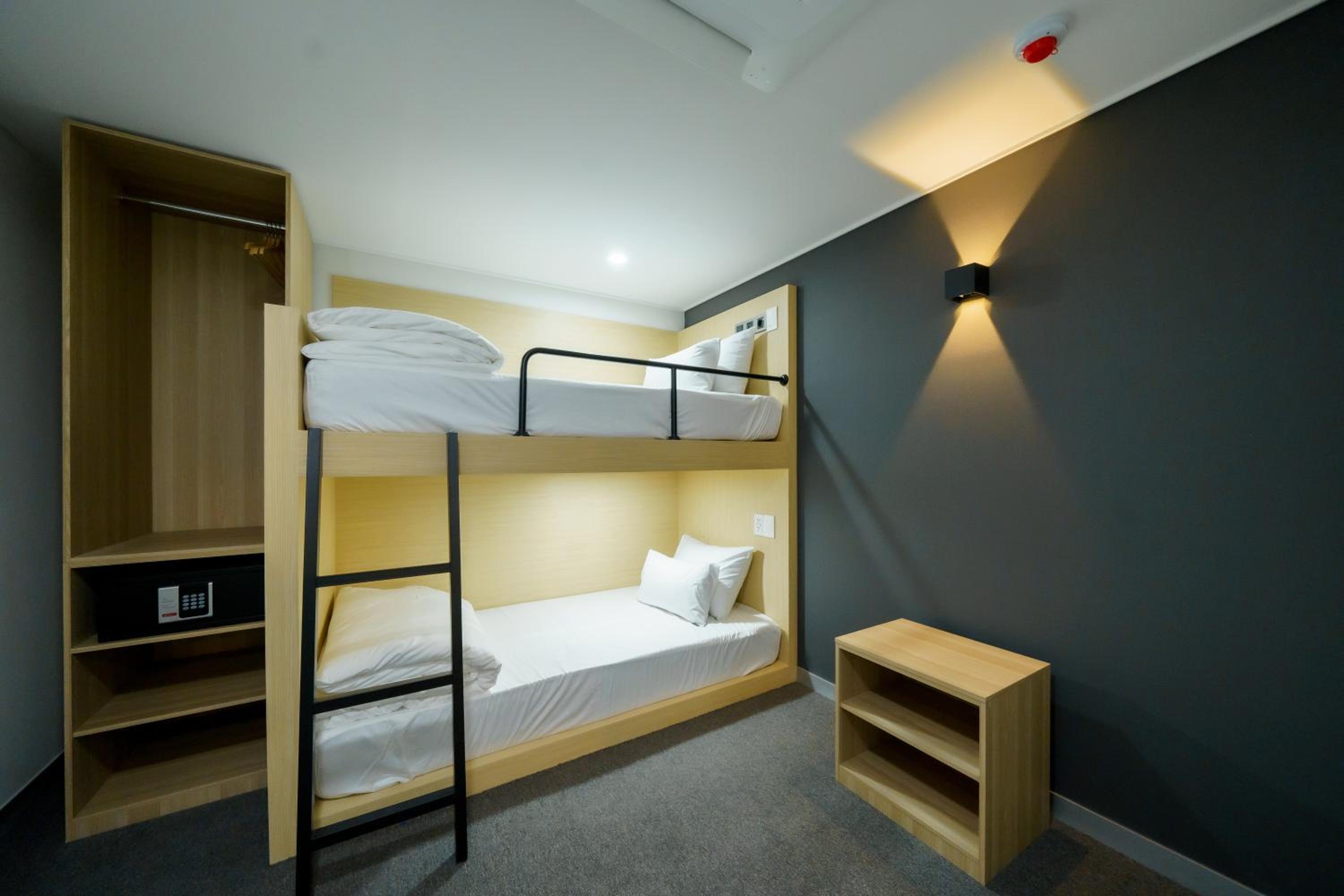 Twin Room - Photo 8