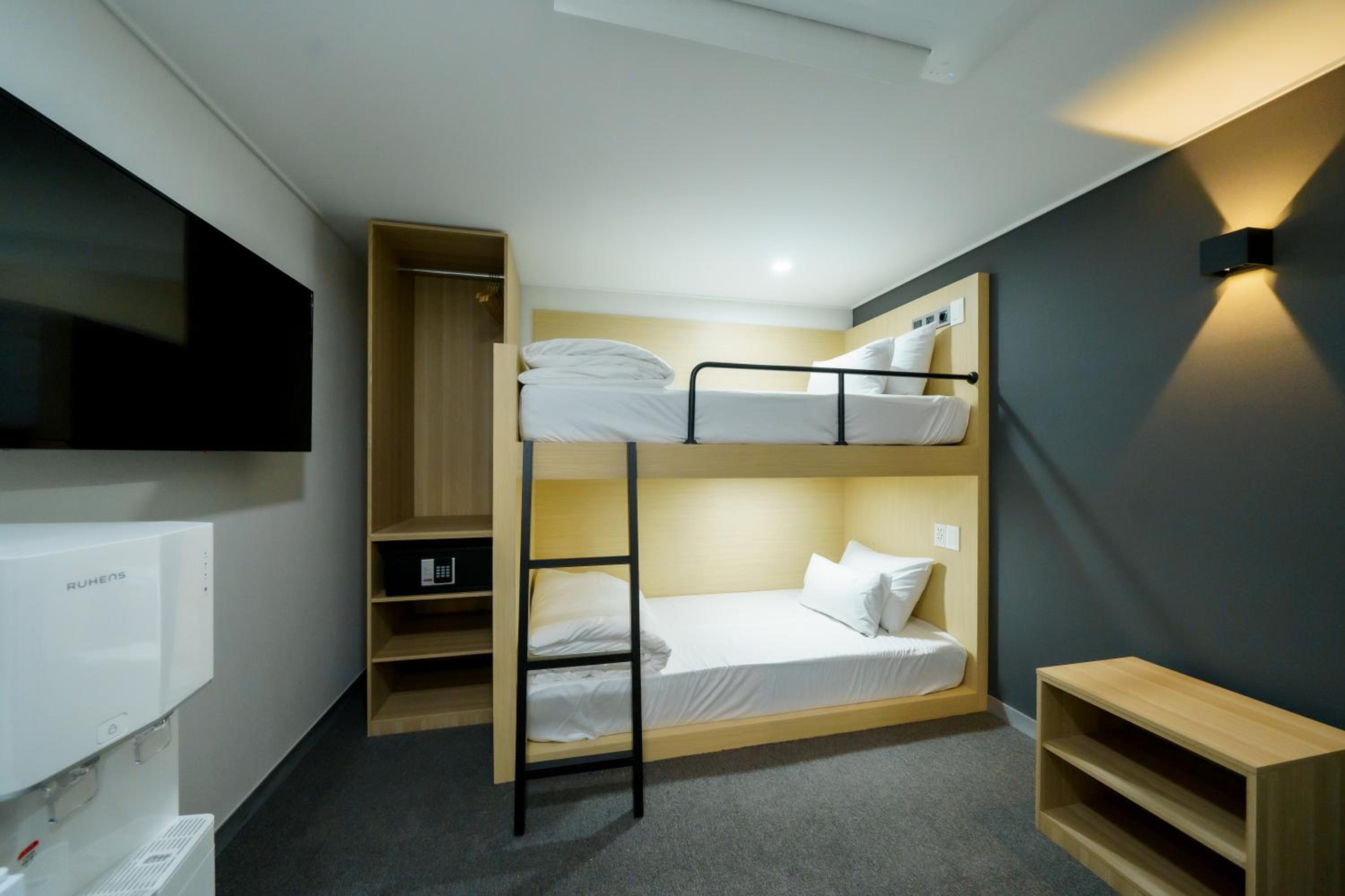 Twin Room - Photo 1