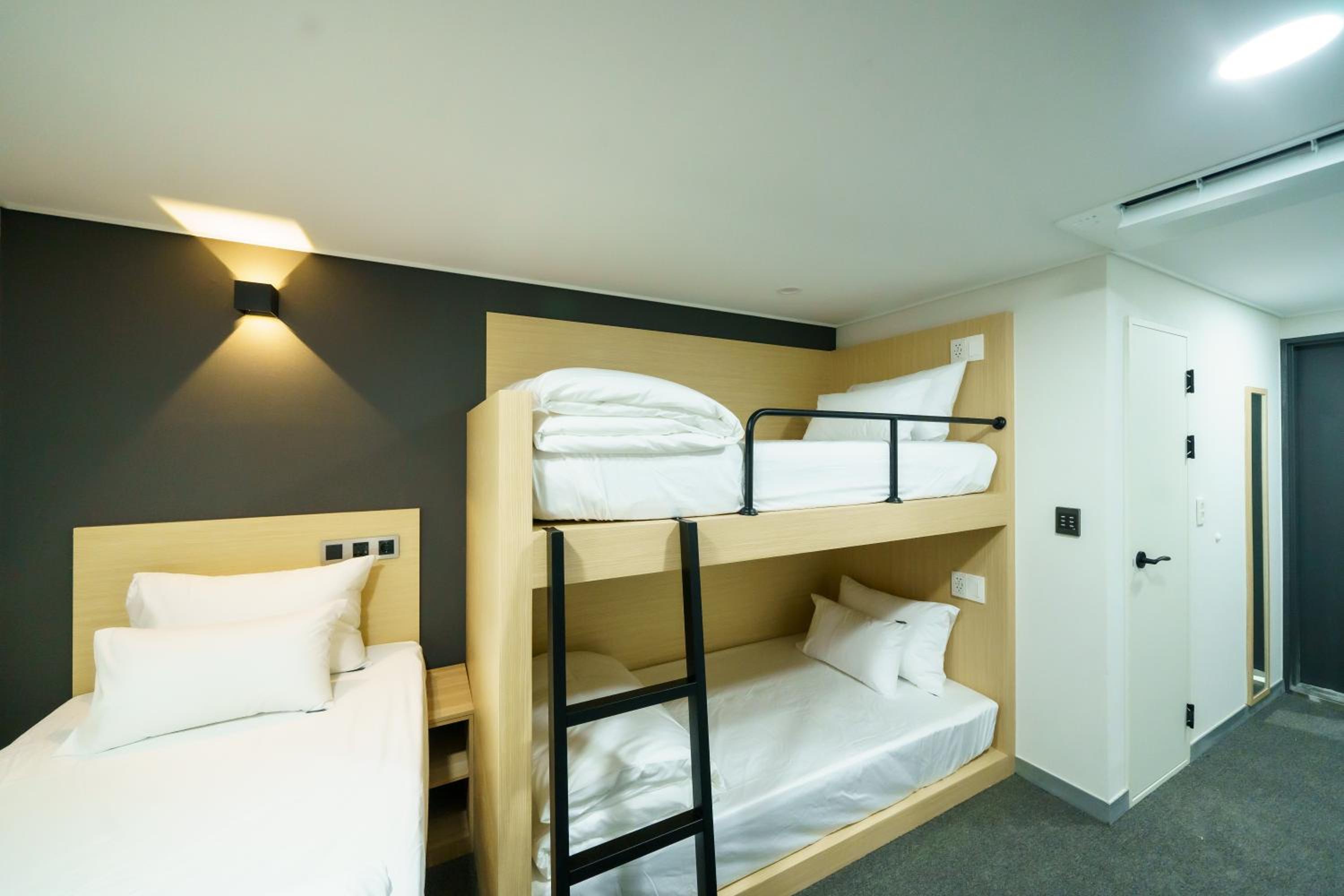 Triple Room - Photo 8