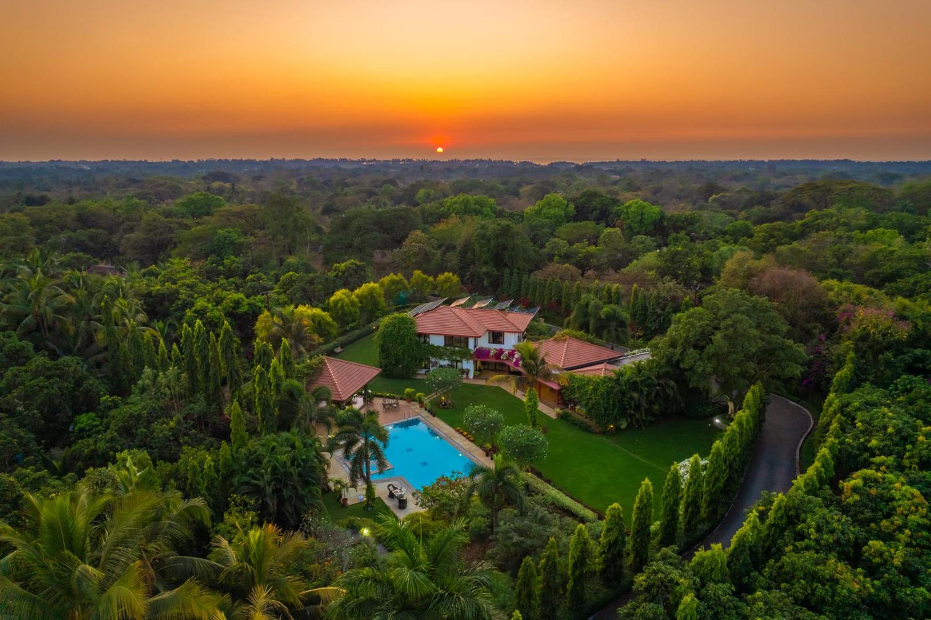 Villa photo 2