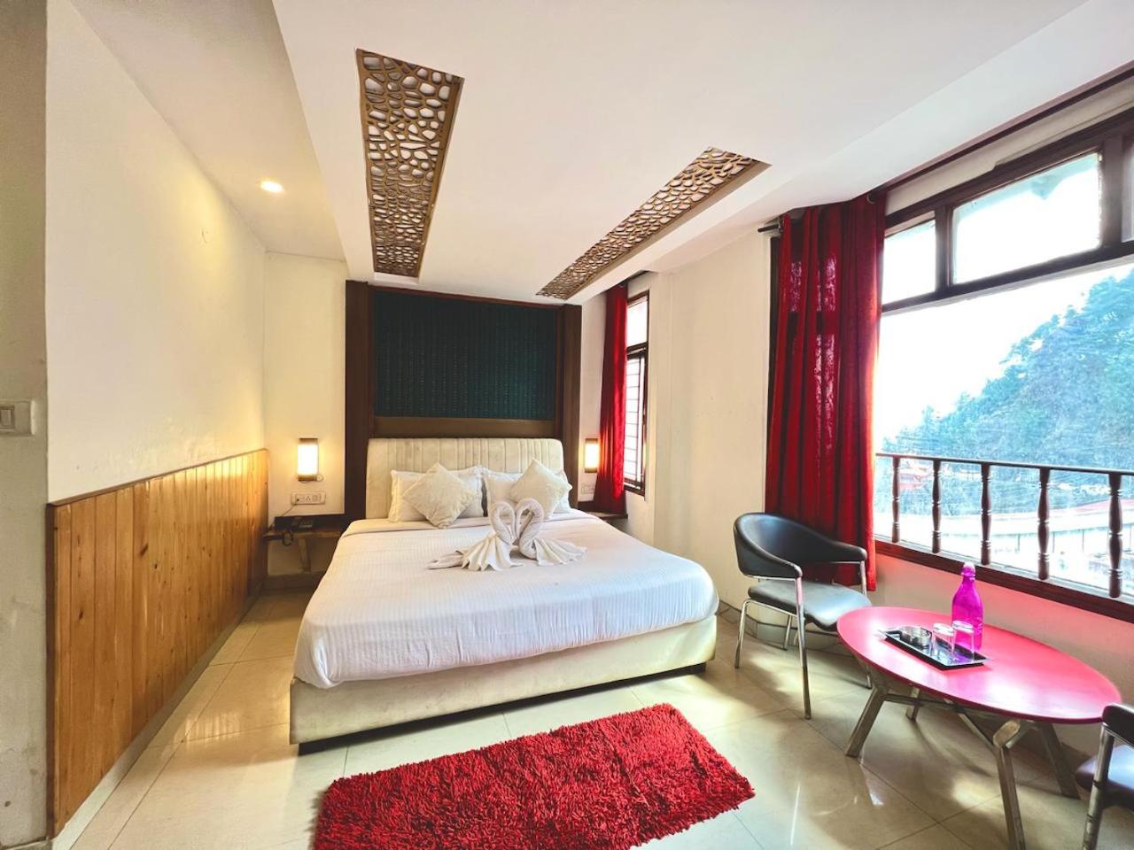 Deluxe Double Room photo 3