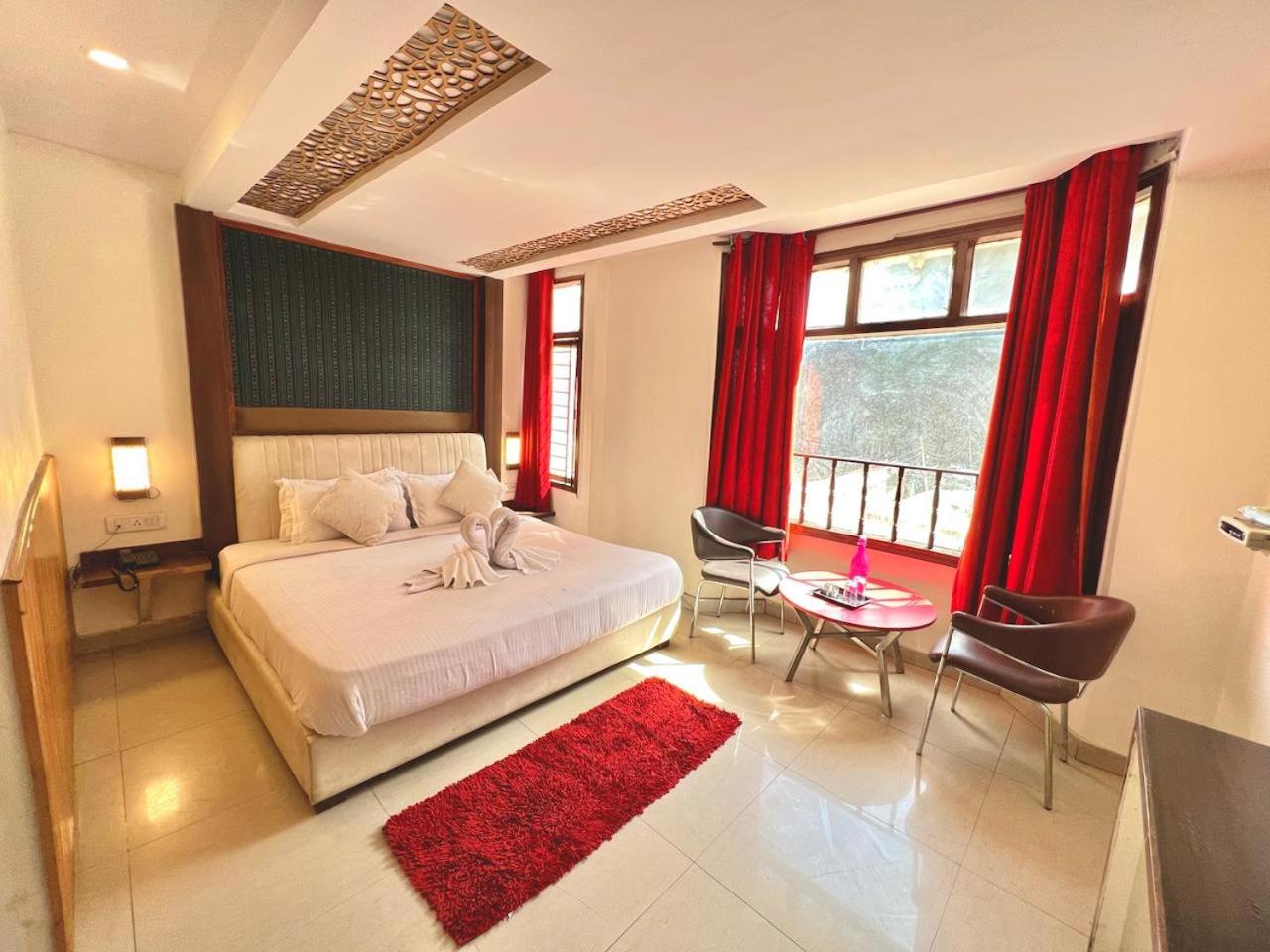 Deluxe Double Room photo 2
