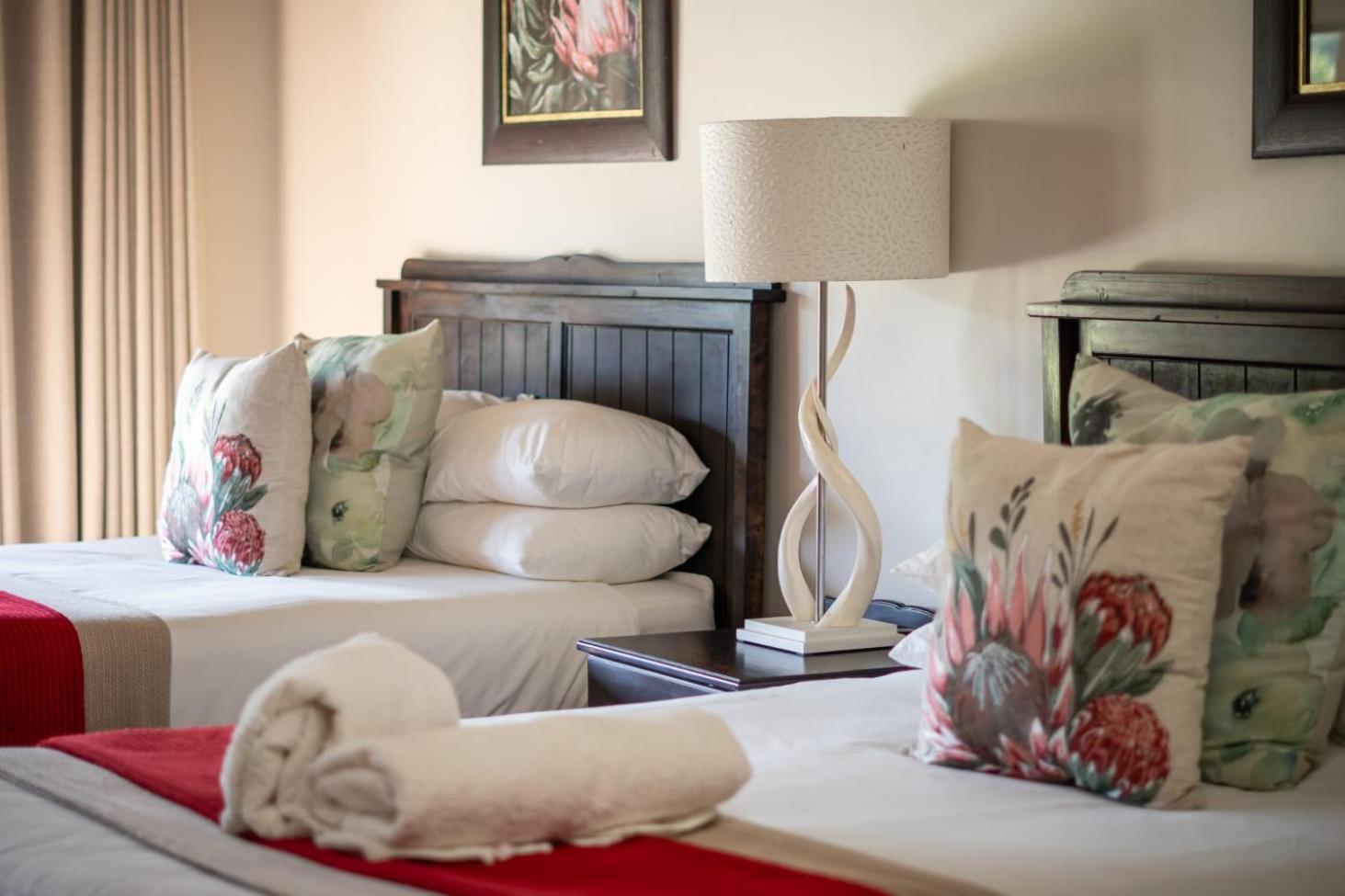 Deluxe Double or Twin Room with Mountain View - Photo 2