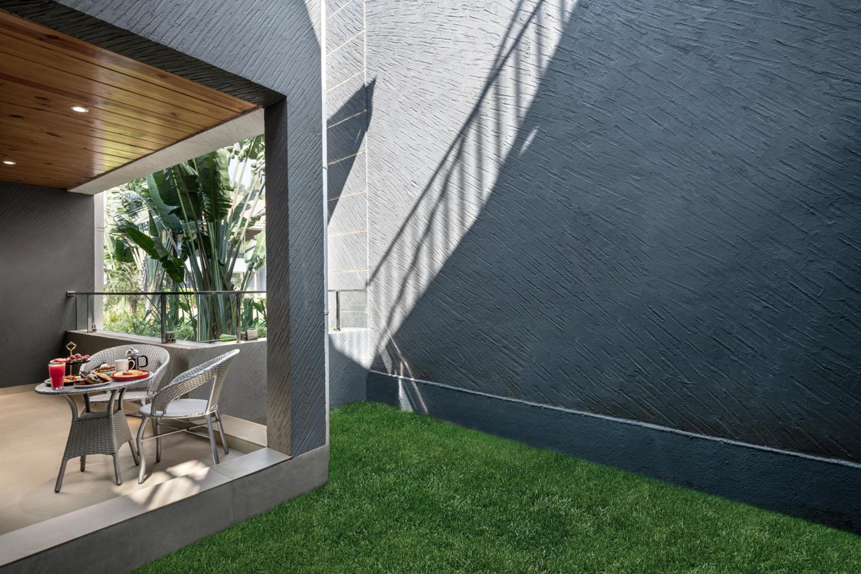 King Suite With Garden View photo 2