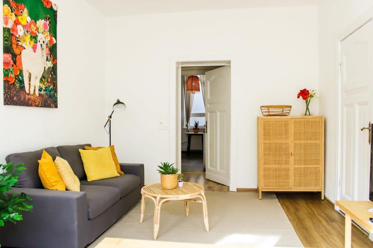 Apartment photo 2