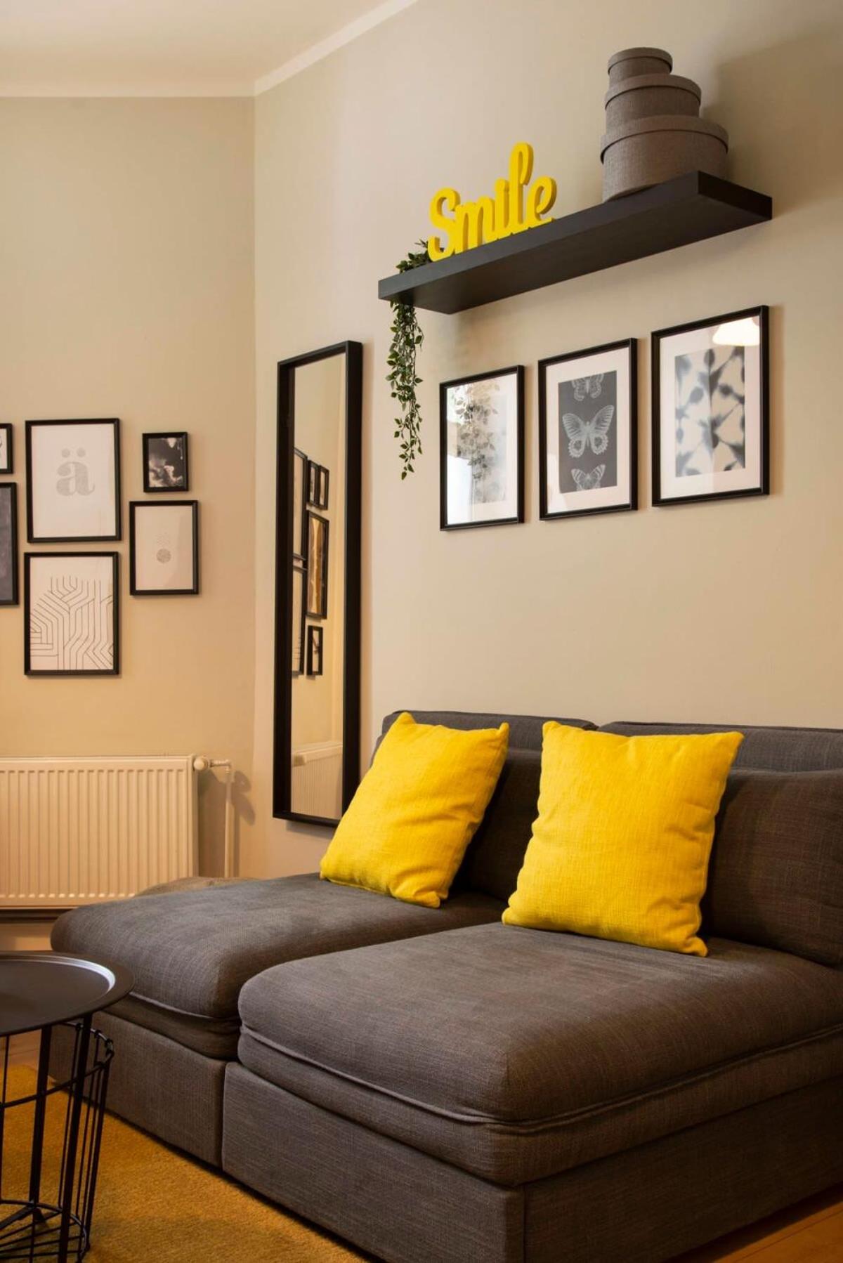 Apartment photo 2