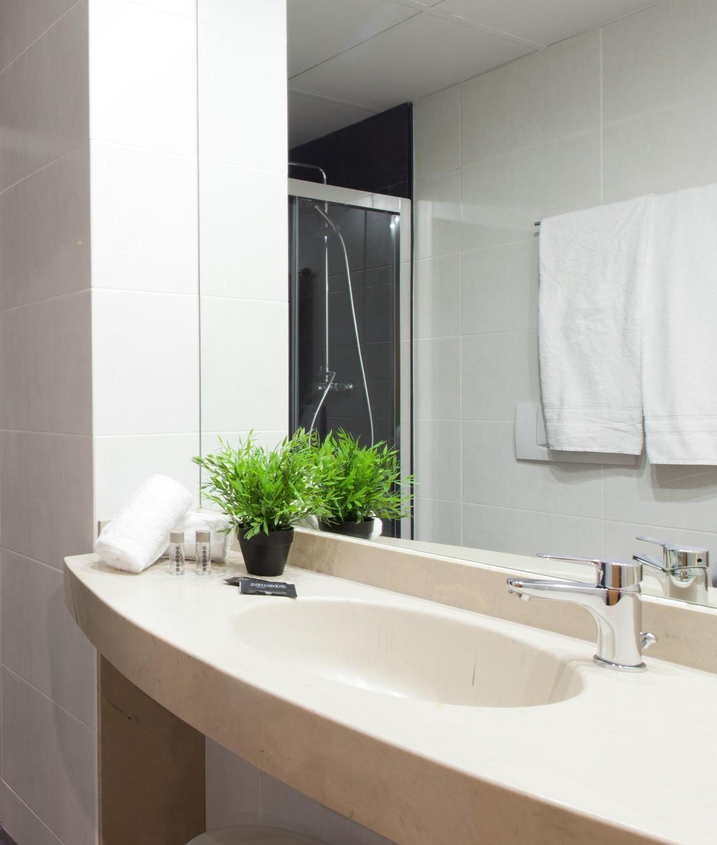 Double Room (1 Adult) thumbnail 6