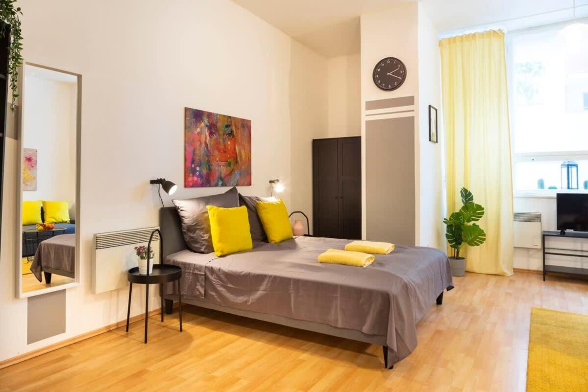 Apartment photo 2