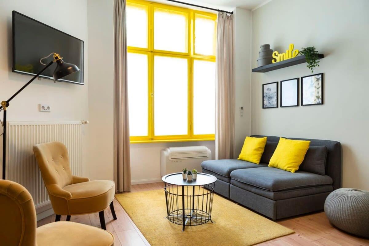 Apartment photo 2