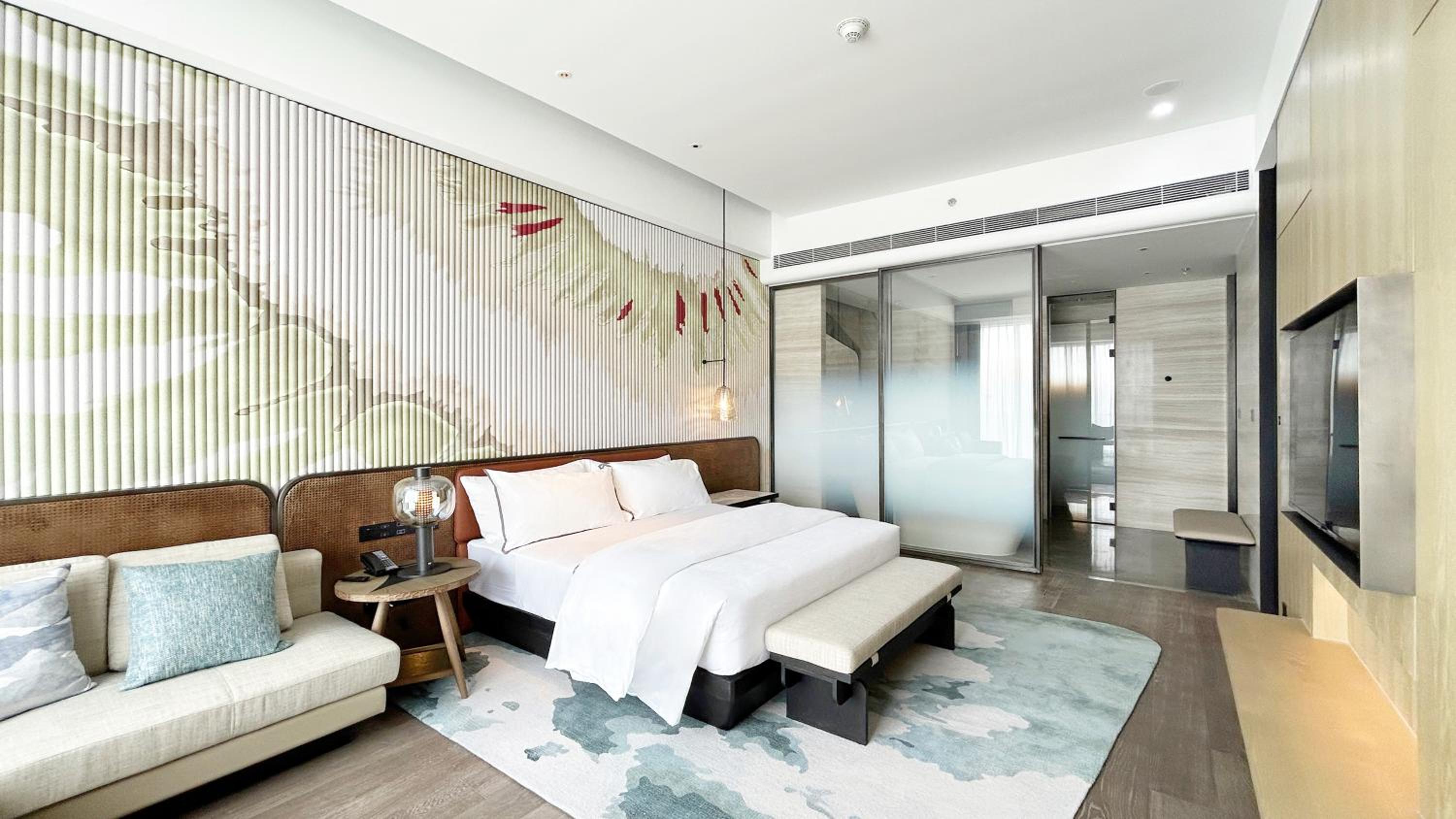 Executive King Suite with Ocean View - Executive Lounge Access photo 3