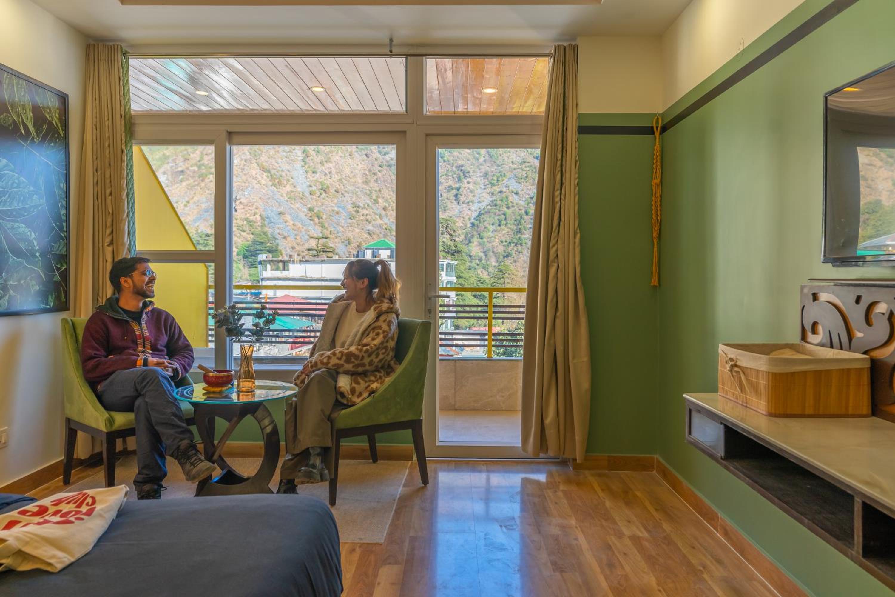 Superior Double Room with Balcony and Mountain View photo 2
