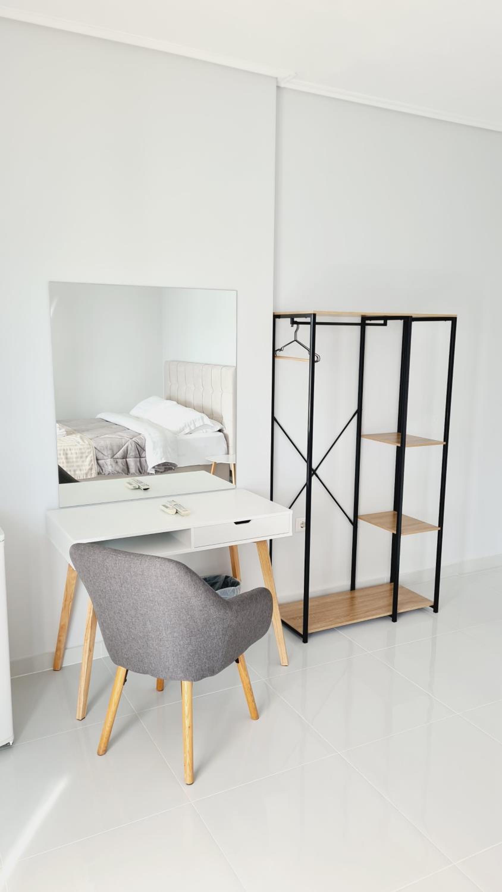Deluxe Double Room with Balcony and Sea View - Photo 7