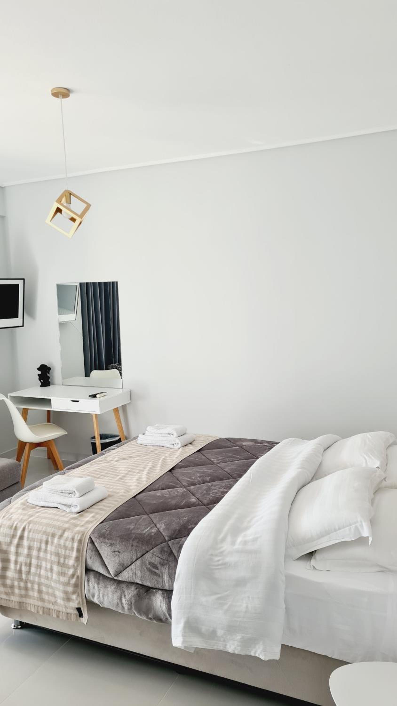 Deluxe Double Room with Balcony and Sea View - Photo 16